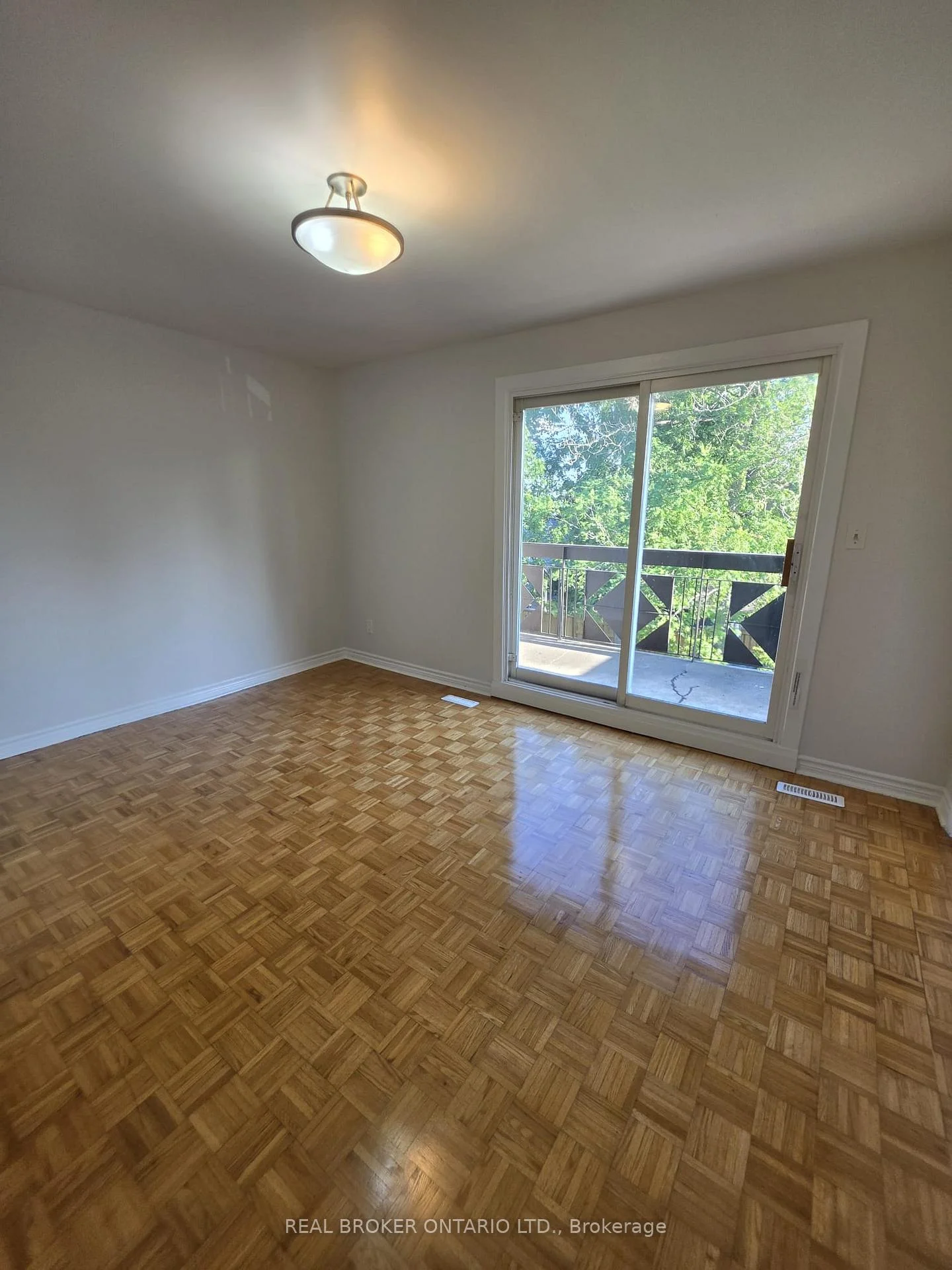 Photo 13 of Unit 12, 275 Blake Street, Barrie, North Shore — HOMEH