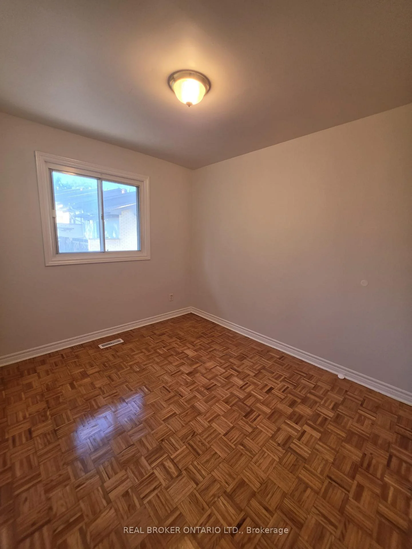 Photo 16 of Unit 12, 275 Blake Street, Barrie, North Shore — HOMEH