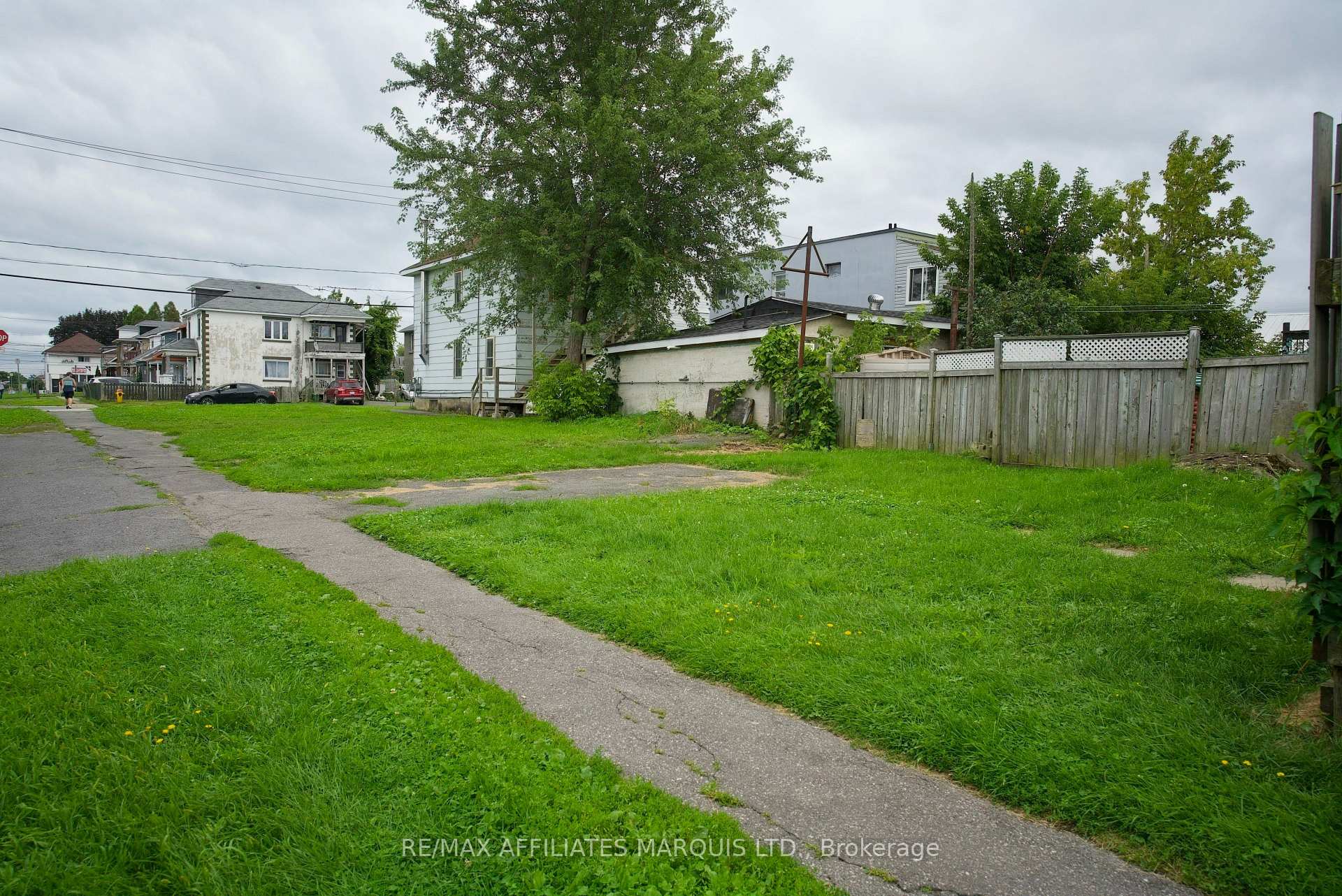 Photo 3 of 829 First Street E, Cornwall, Cornwall — HOMEH