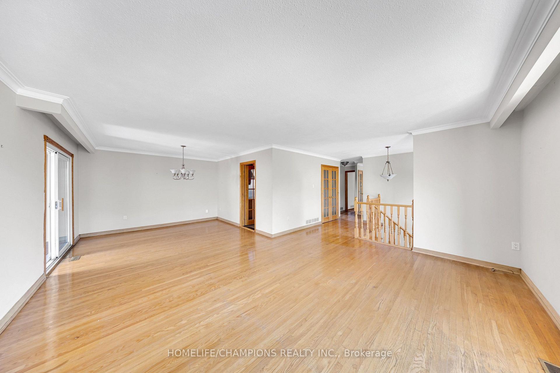 Photo 4 of 2 Altair Avenue, Scarborough, L'Amoreaux — HOMEH