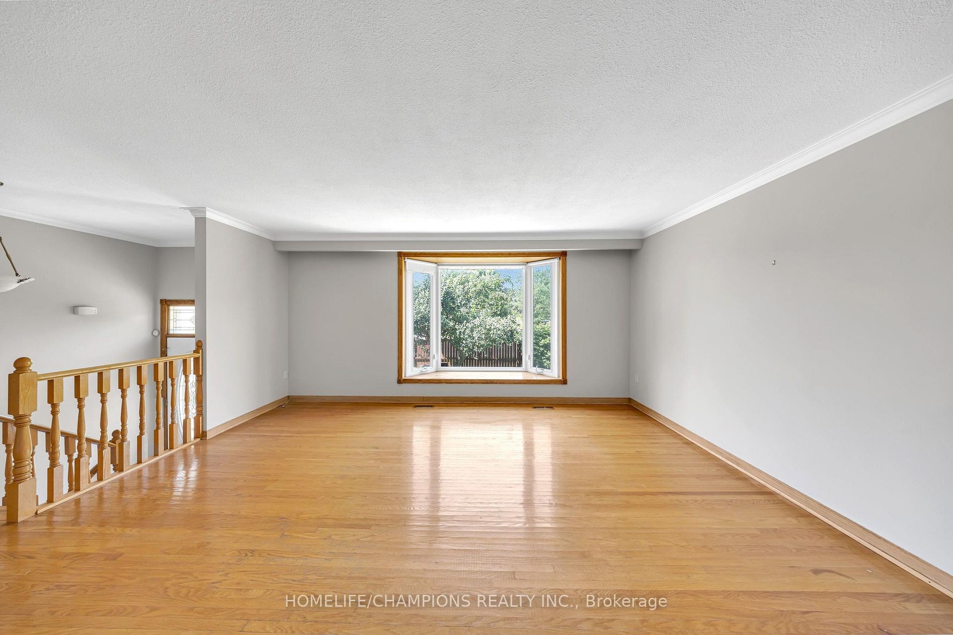 Photo 5 of 2 Altair Avenue, Scarborough, L'Amoreaux — HOMEH