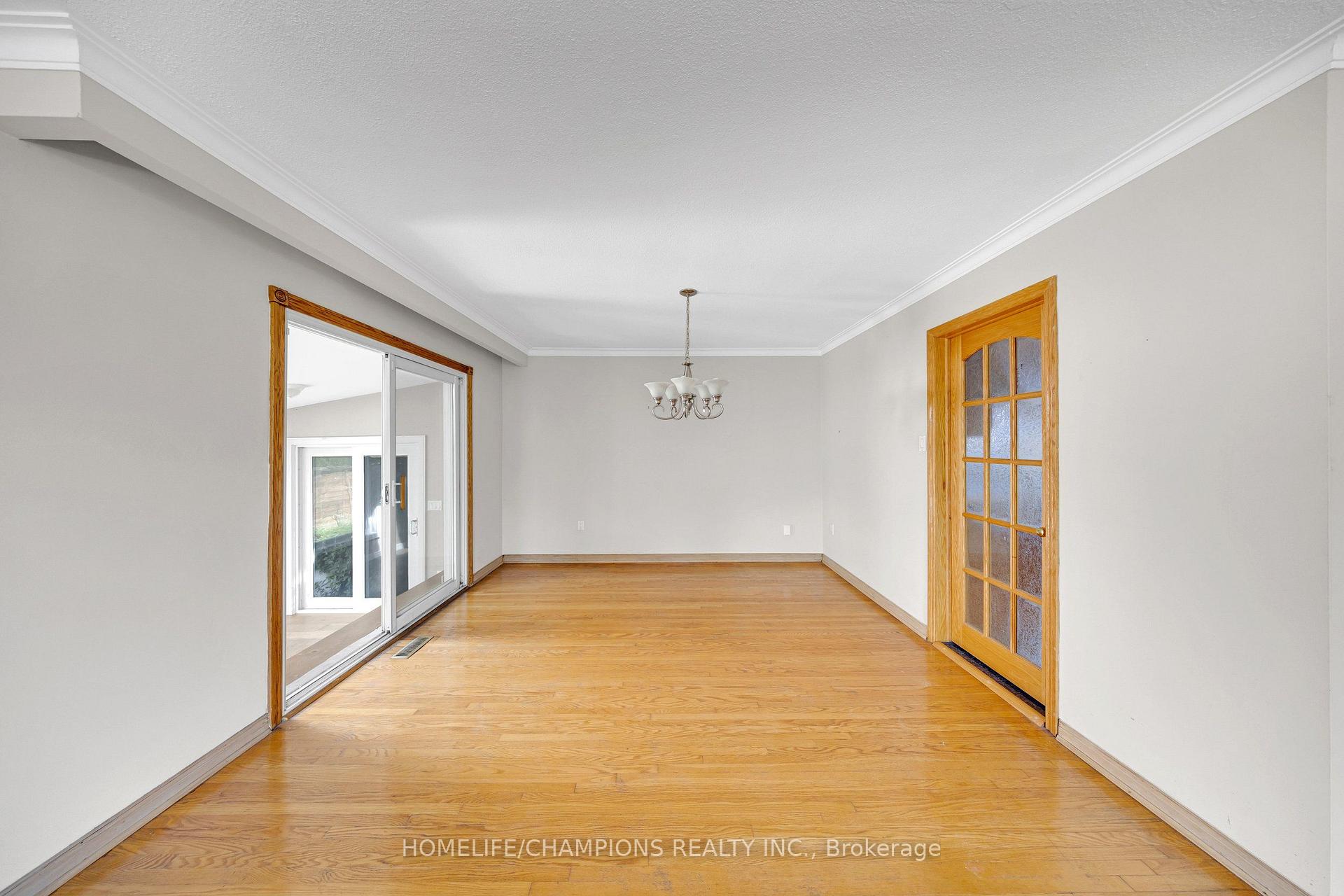 Photo 6 of 2 Altair Avenue, Scarborough, L'Amoreaux — HOMEH