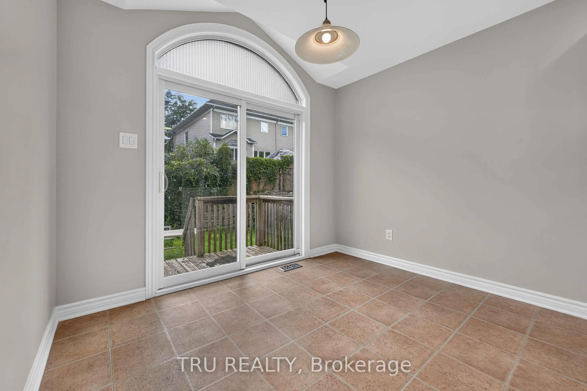 Photo 25 of 111 Woodmill Terrace, Ottawa, Kanata - Morgan's Grant/South March — HOMEH