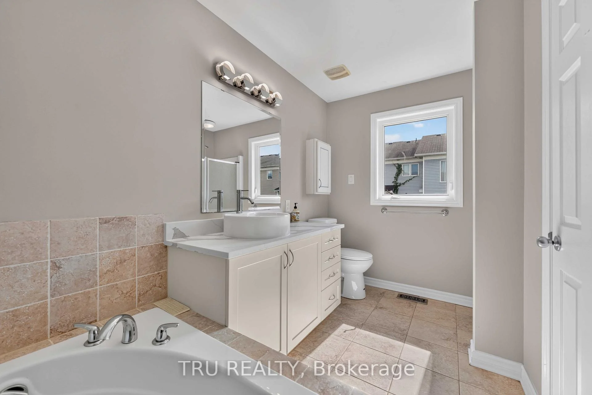 Photo 32 of 111 Woodmill Terrace, Ottawa, Kanata - Morgan's Grant/South March — HOMEH