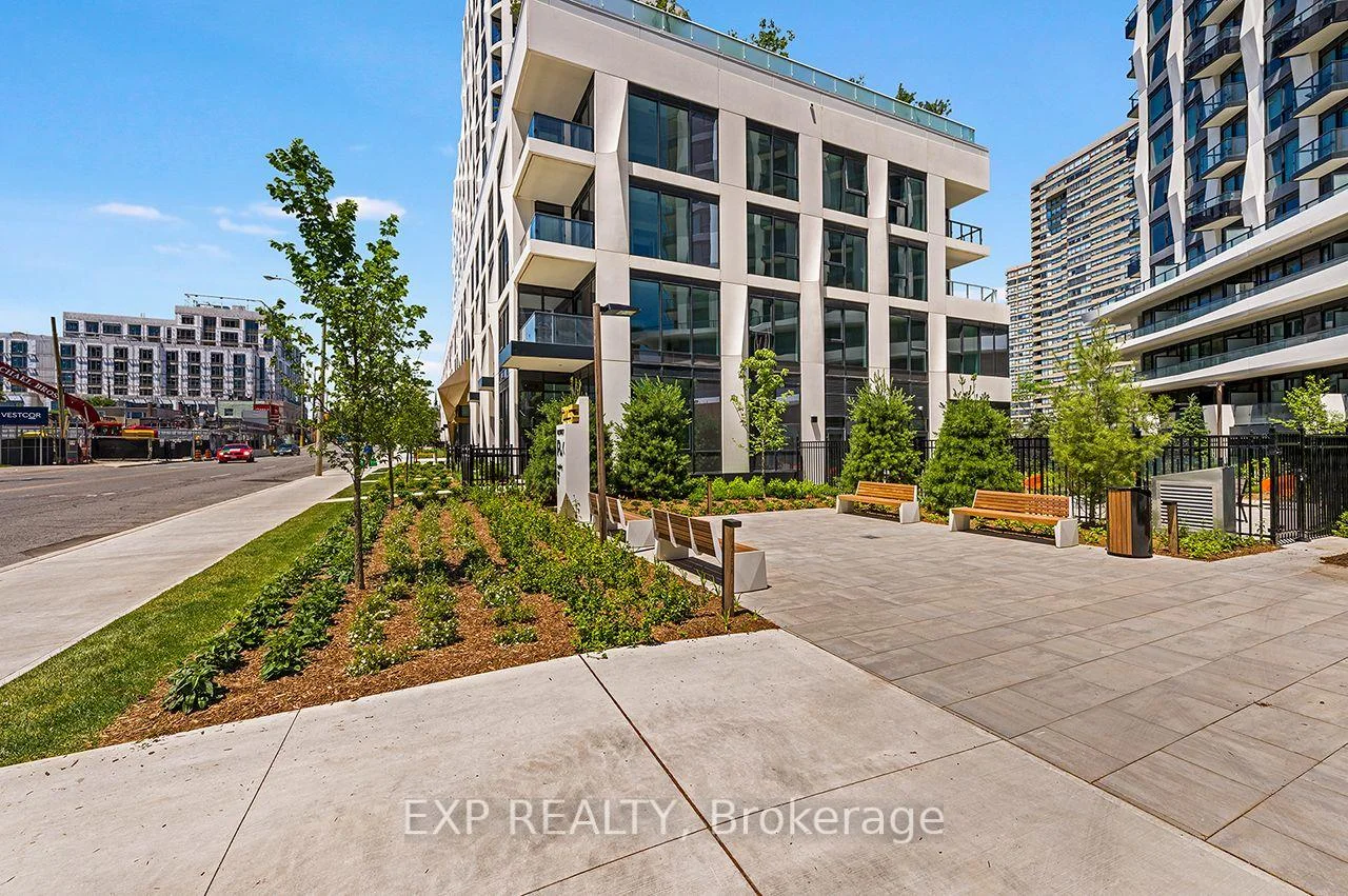 Photo 10 of 25 Cordova Avenue, Etobicoke, Islington-City Centre West — HOMEH