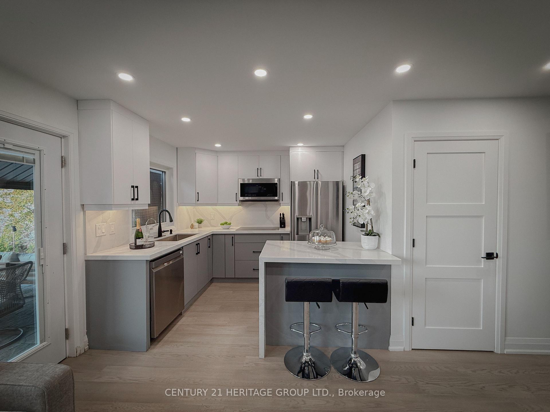 Photo 10 of 110 Hedge Road, Georgina, Sutton & Jackson's Point — HOMEH