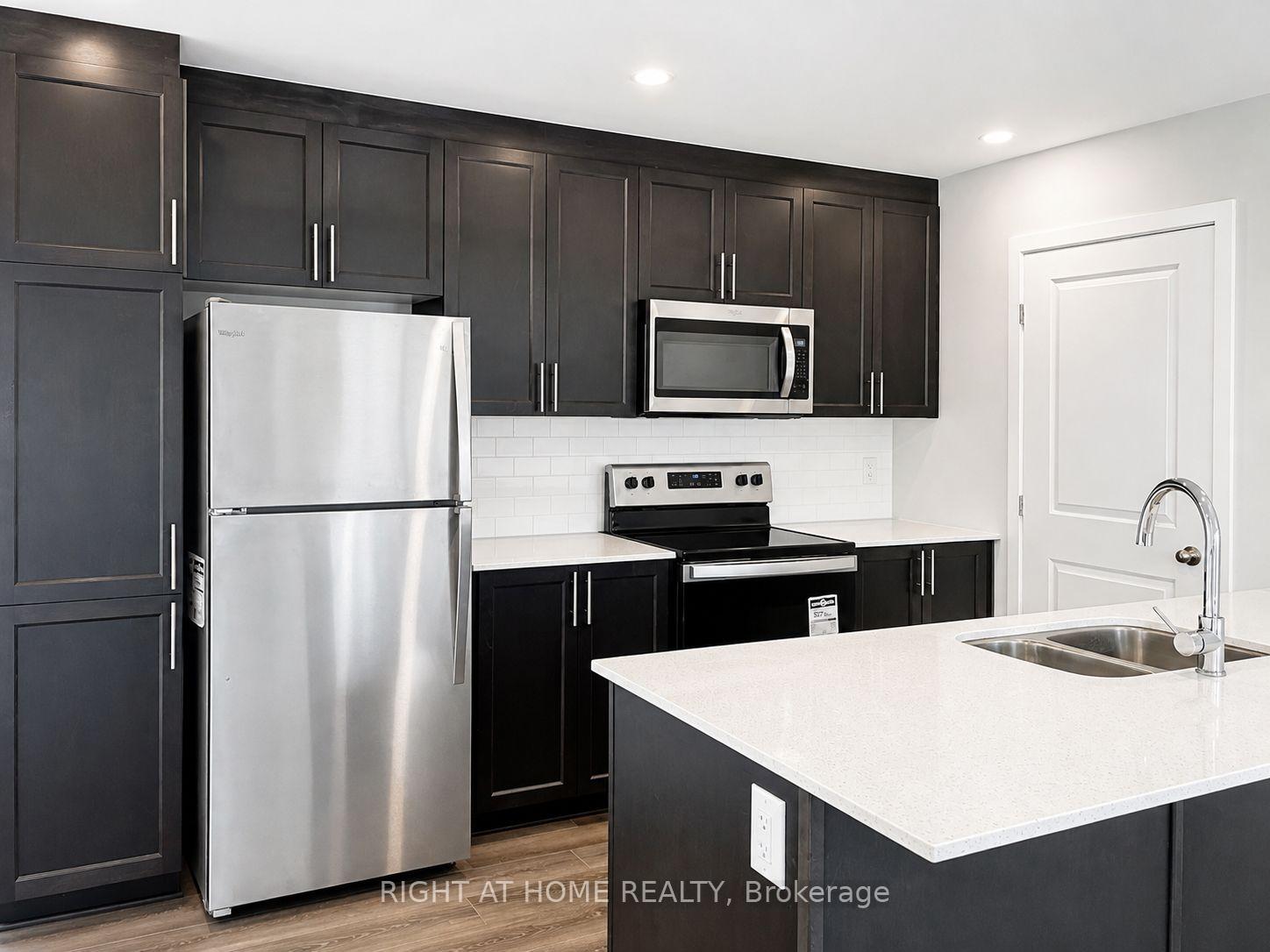 Photo 4 of Unit L, 300 Tulum Crescent, Ottawa, Kanata - Emerald Meadows/Trailwest — HOMEH
