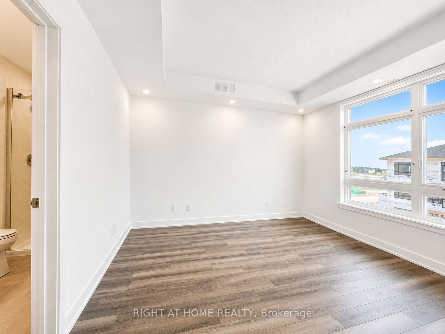 Photo 6 of Unit L, 300 Tulum Crescent, Ottawa, Kanata - Emerald Meadows/Trailwest — HOMEH
