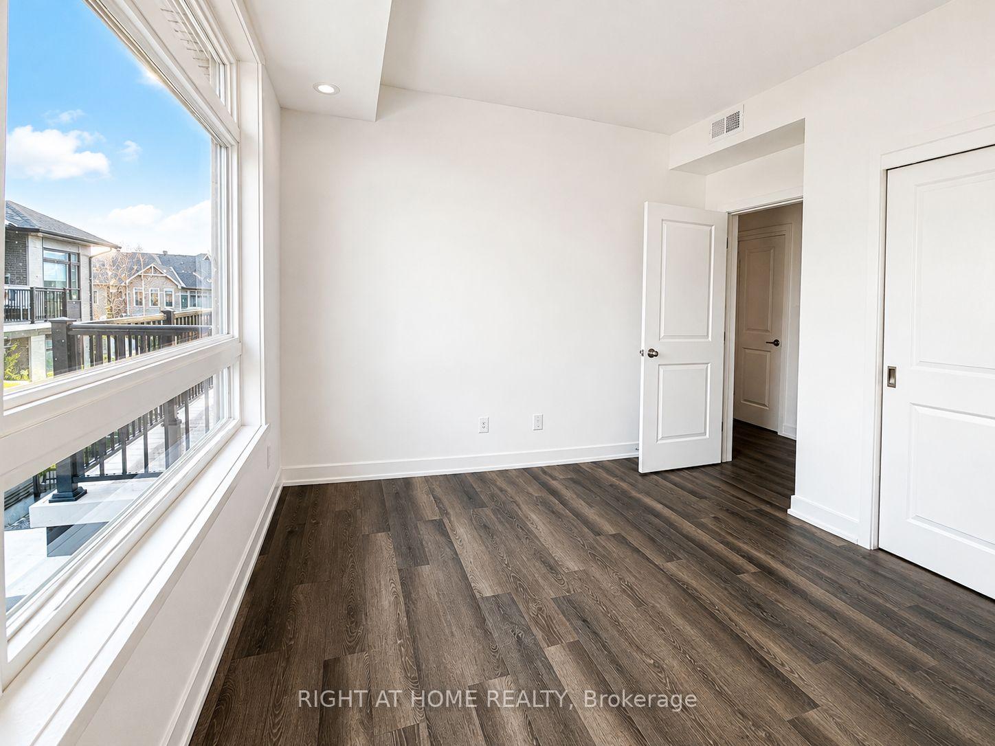 Photo 8 of Unit L, 300 Tulum Crescent, Ottawa, Kanata - Emerald Meadows/Trailwest — HOMEH