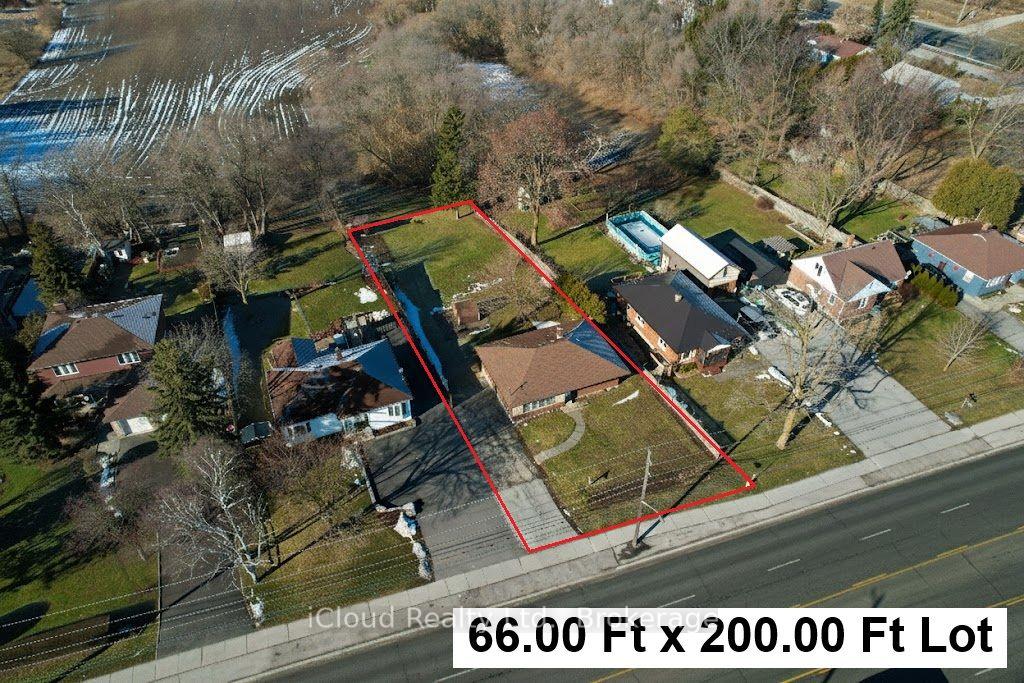 Photo of 18200 Leslie Street