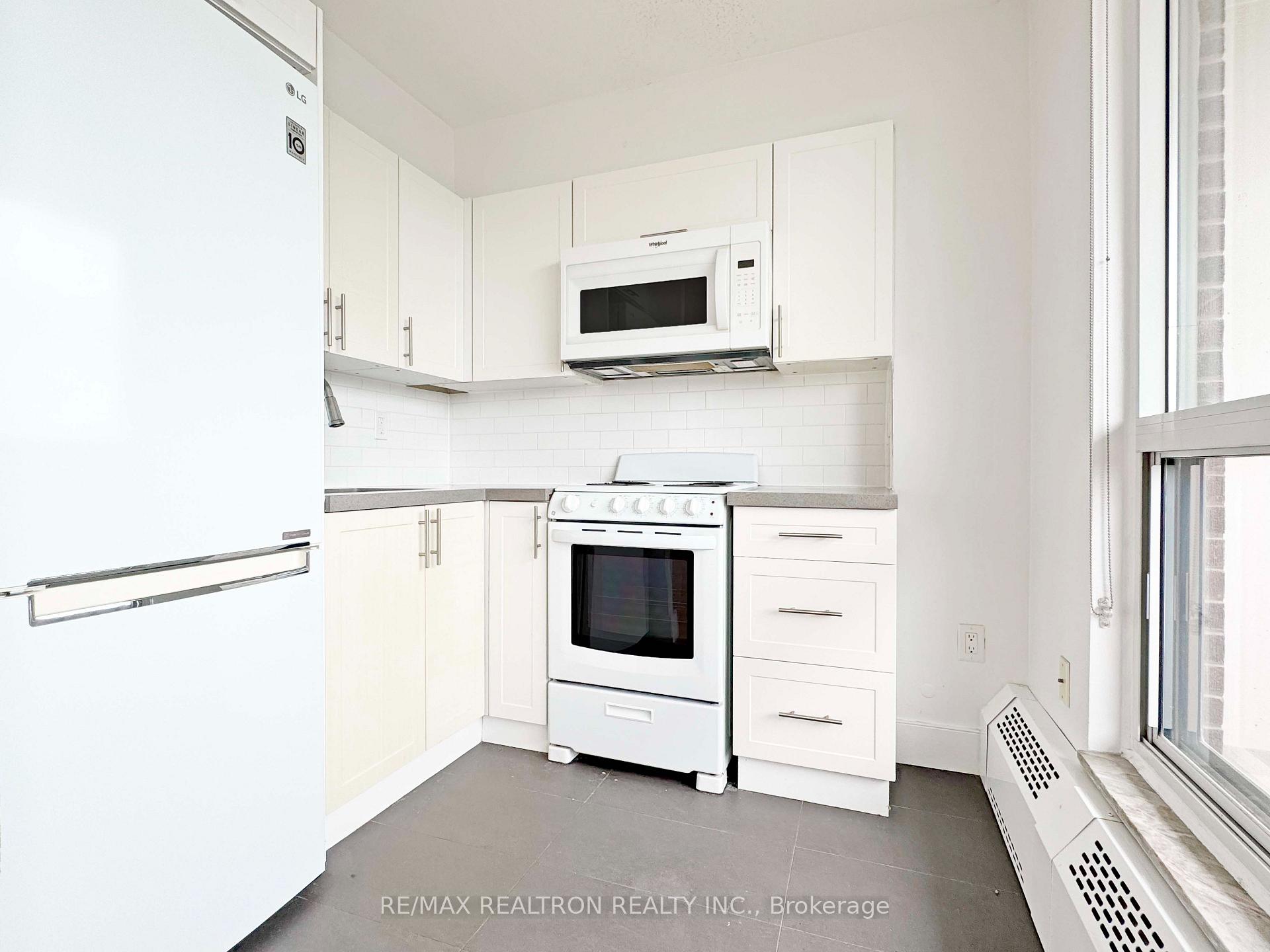 Photo 12 of Unit 502, 666 Spadina Avenue, Toronto, University — HOMEH