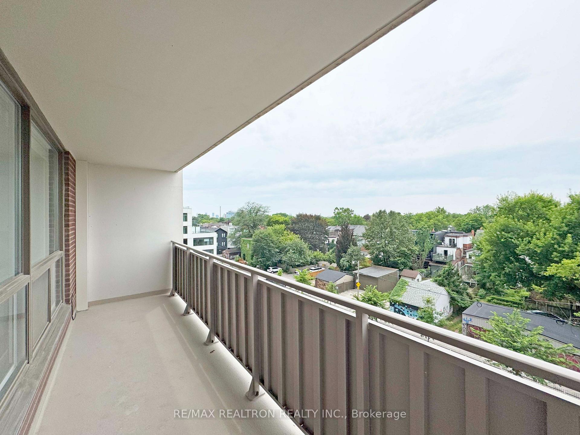 Photo 18 of Unit 502, 666 Spadina Avenue, Toronto, University — HOMEH