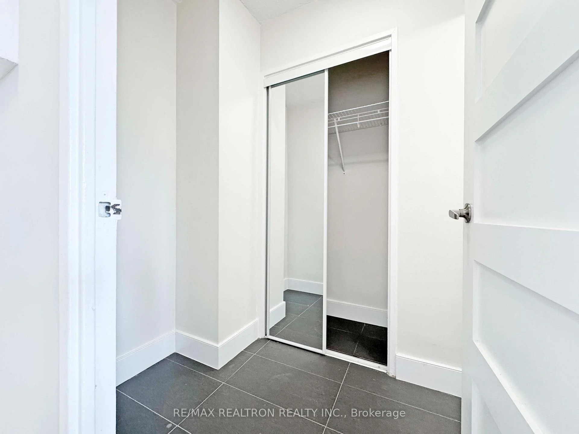 Photo 15 of Unit 502, 666 Spadina Avenue, Toronto, University — HOMEH