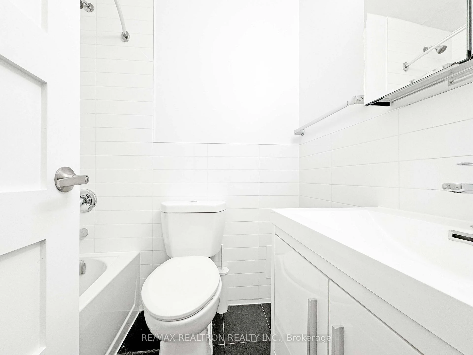 Photo 17 of Unit 502, 666 Spadina Avenue, Toronto, University — HOMEH