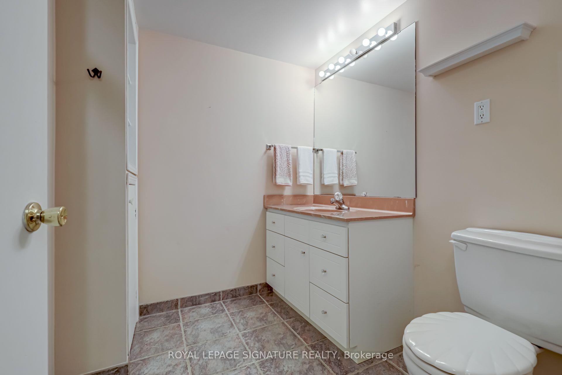 Photo 63 of 383 Maplehurst Avenue, Oakville, Bronte — HOMEH