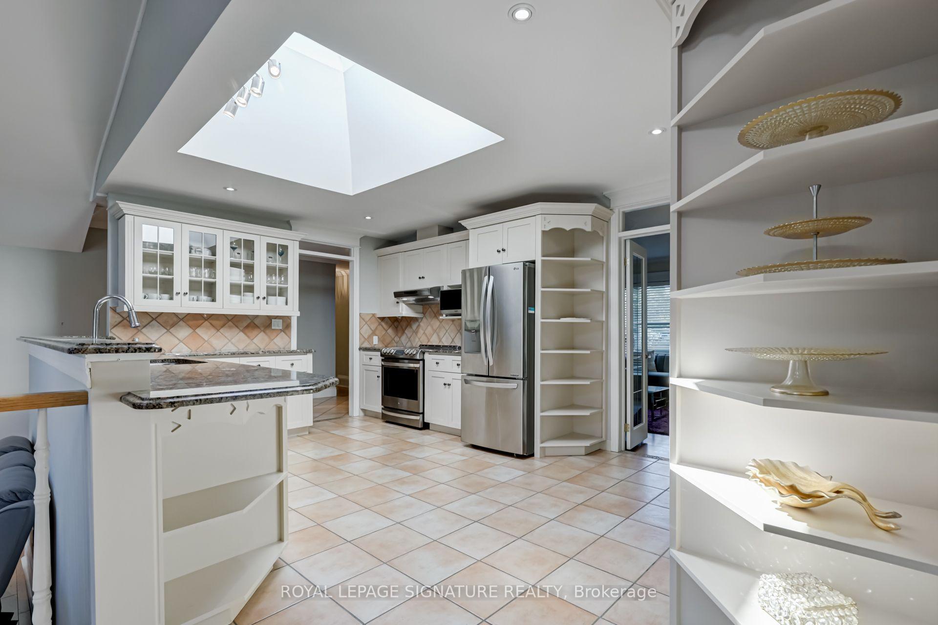Photo 25 of 383 Maplehurst Avenue, Oakville, Bronte — HOMEH