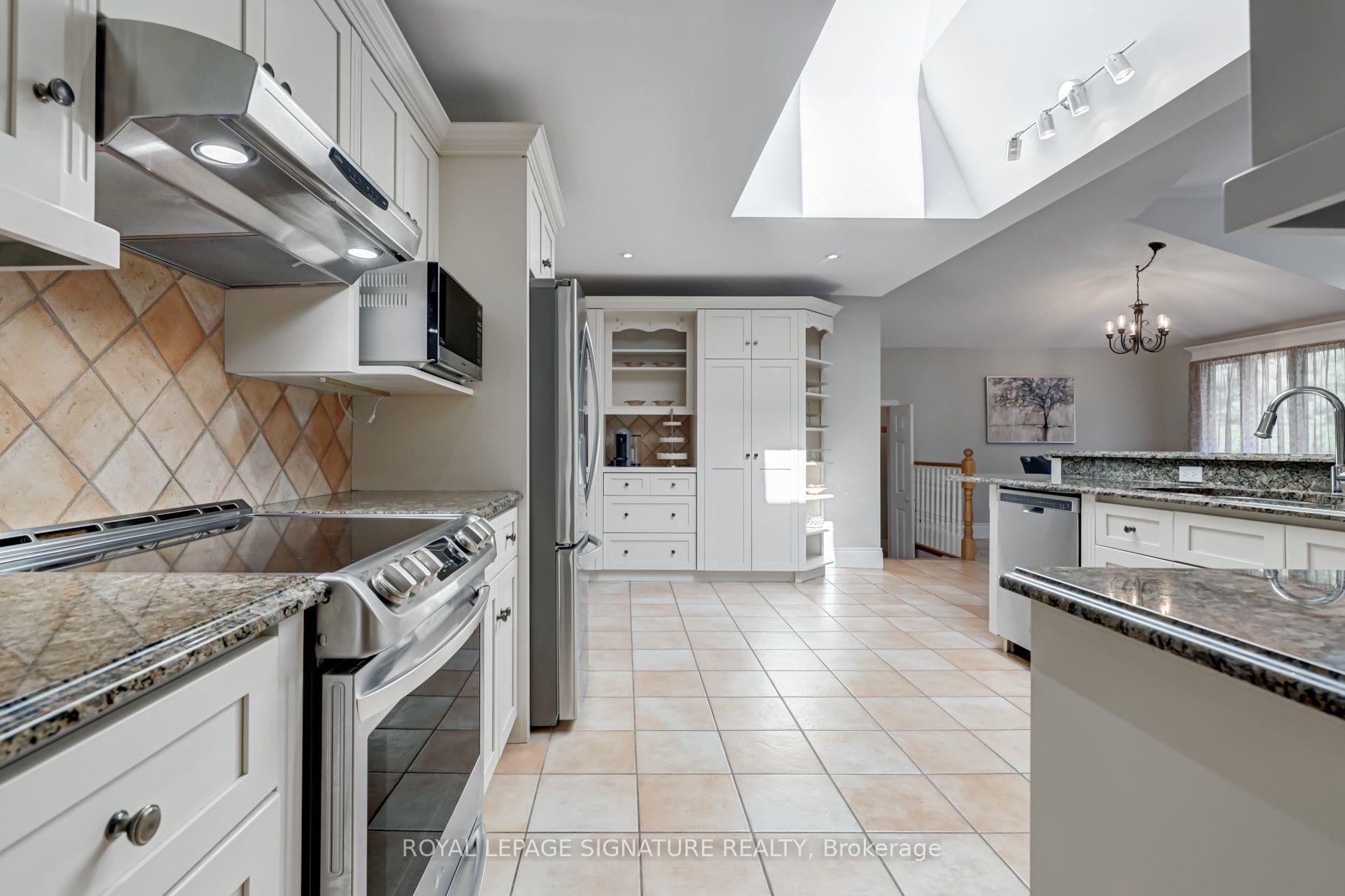 Photo 29 of 383 Maplehurst Avenue, Oakville, Bronte — HOMEH