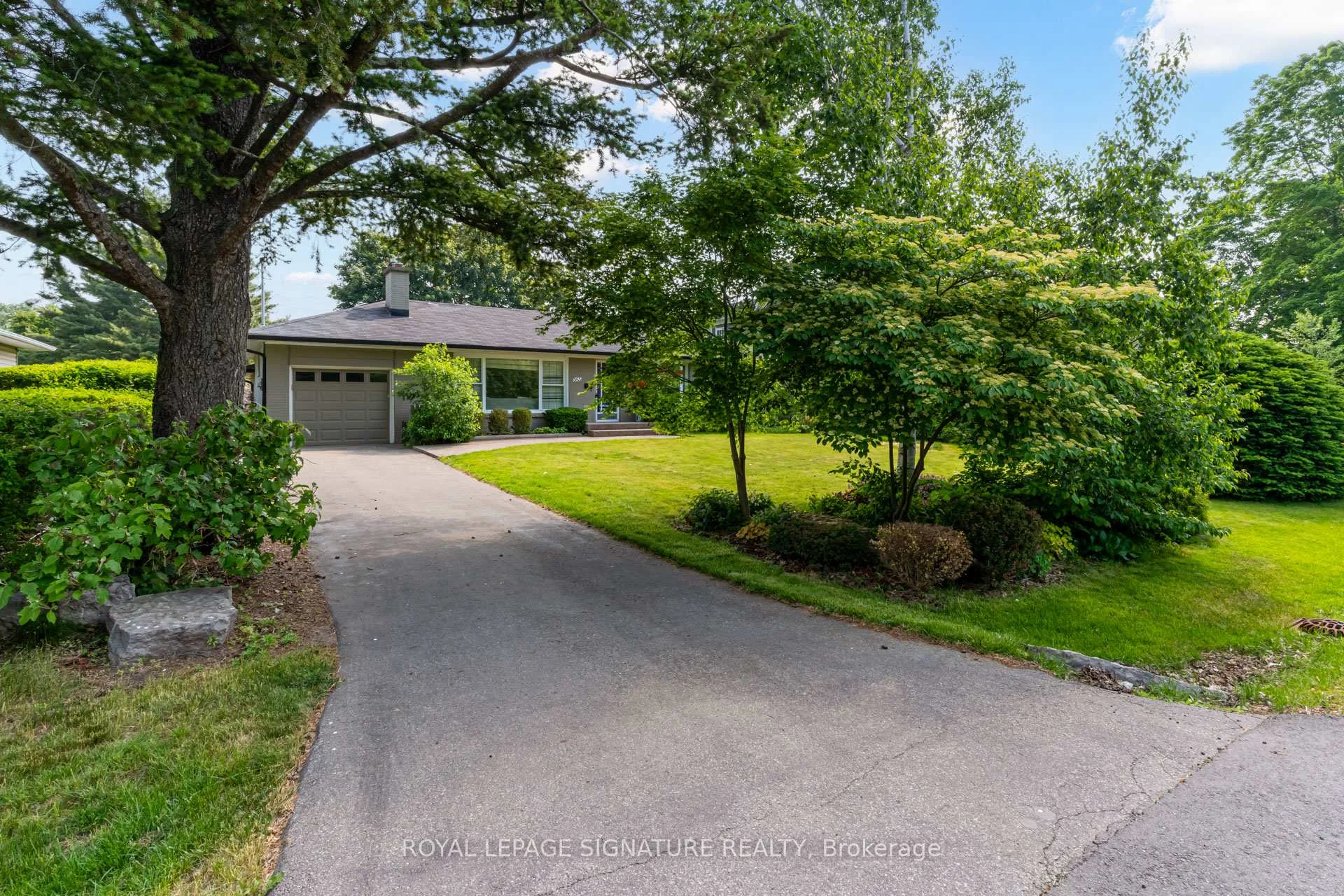 Photo 3 of 383 Maplehurst Avenue, Oakville, Bronte — HOMEH