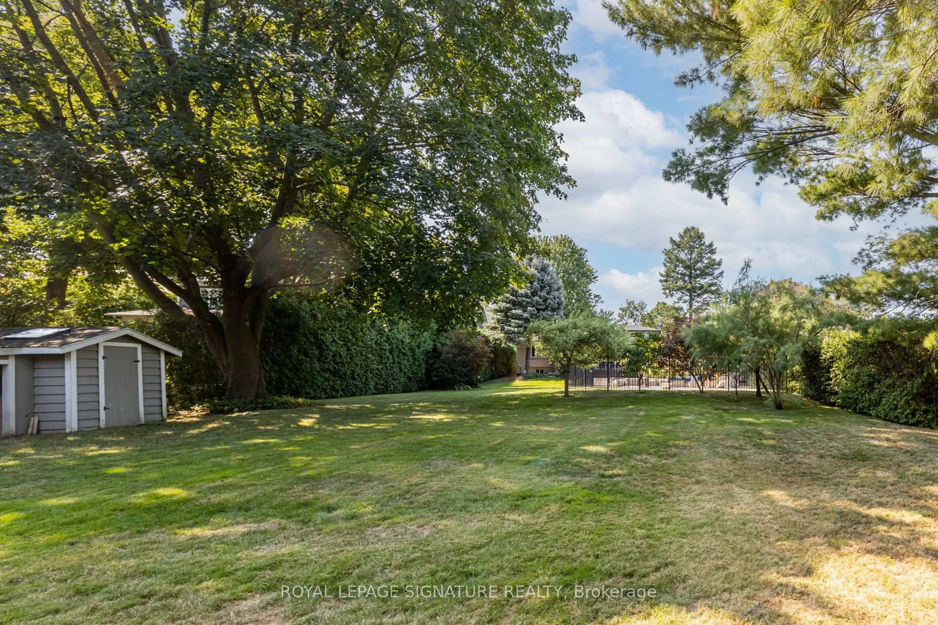 Photo 4 of 383 Maplehurst Avenue, Oakville, Bronte — HOMEH