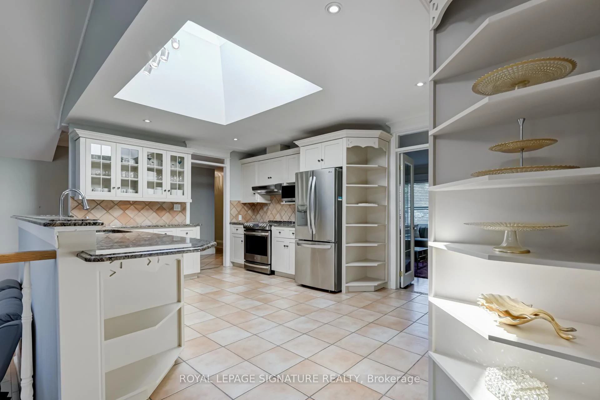 Photo 28 of 383 Maplehurst Avenue, Oakville, Bronte — HOMEH