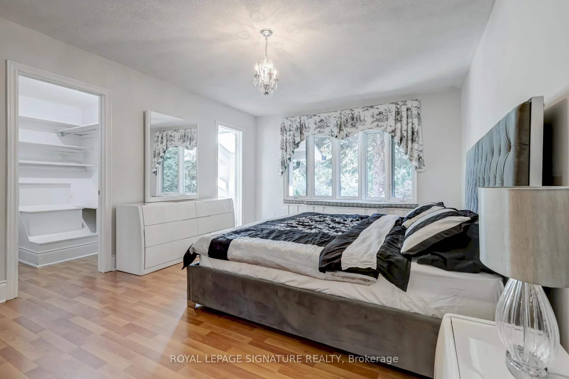 Photo 37 of 383 Maplehurst Avenue, Oakville, Bronte — HOMEH