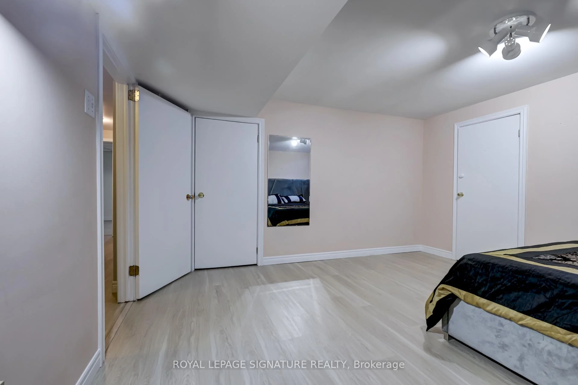 Photo 61 of 383 Maplehurst Avenue, Oakville, Bronte — HOMEH