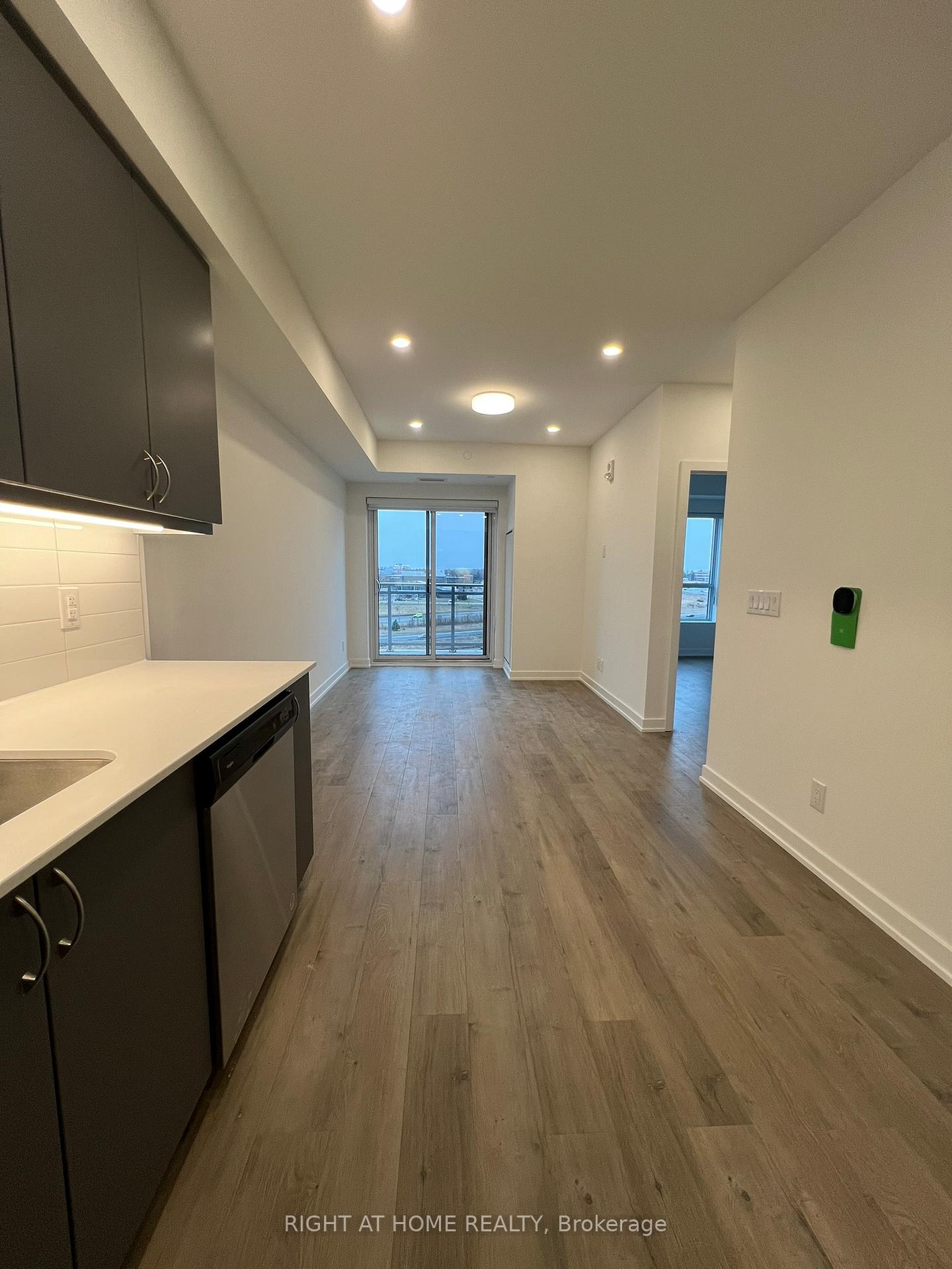 Photo 6 of Unit 1211, 56 Lakeside Terrace, Barrie, Little Lake — HOMEH