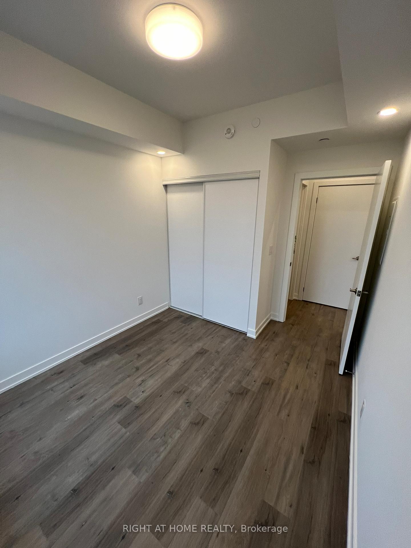 Photo 8 of Unit 1211, 56 Lakeside Terrace, Barrie, Little Lake — HOMEH