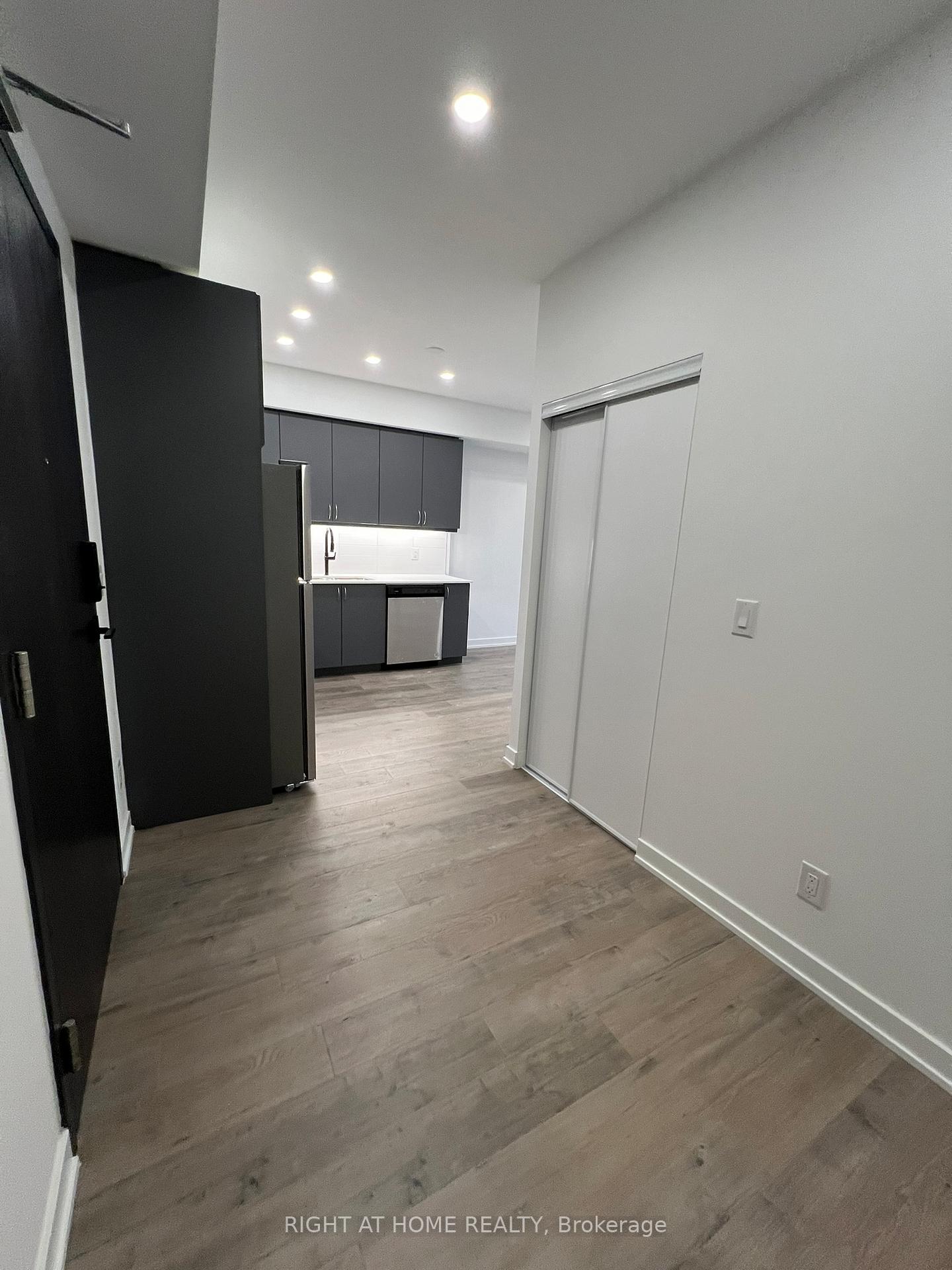 Photo 9 of Unit 1211, 56 Lakeside Terrace, Barrie, Little Lake — HOMEH