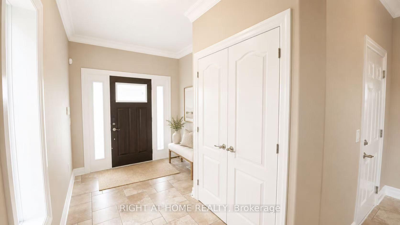 Photo 2 of 882 Kettleridge Street, London, North M — HOMEH