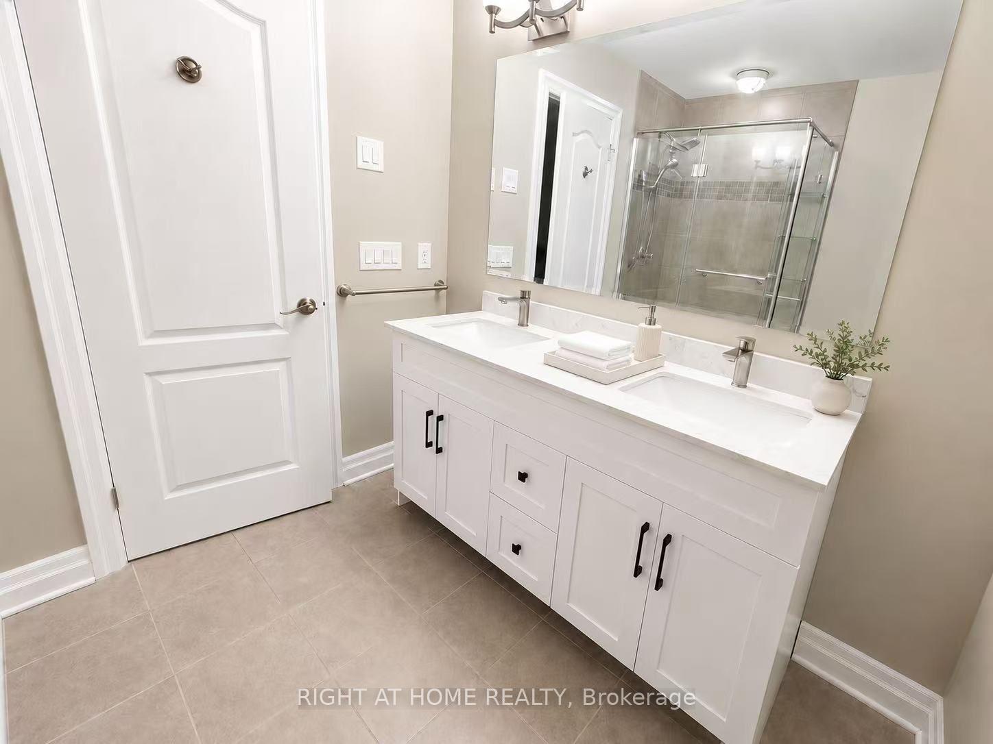 Photo 8 of 882 Kettleridge Street, London, North M — HOMEH