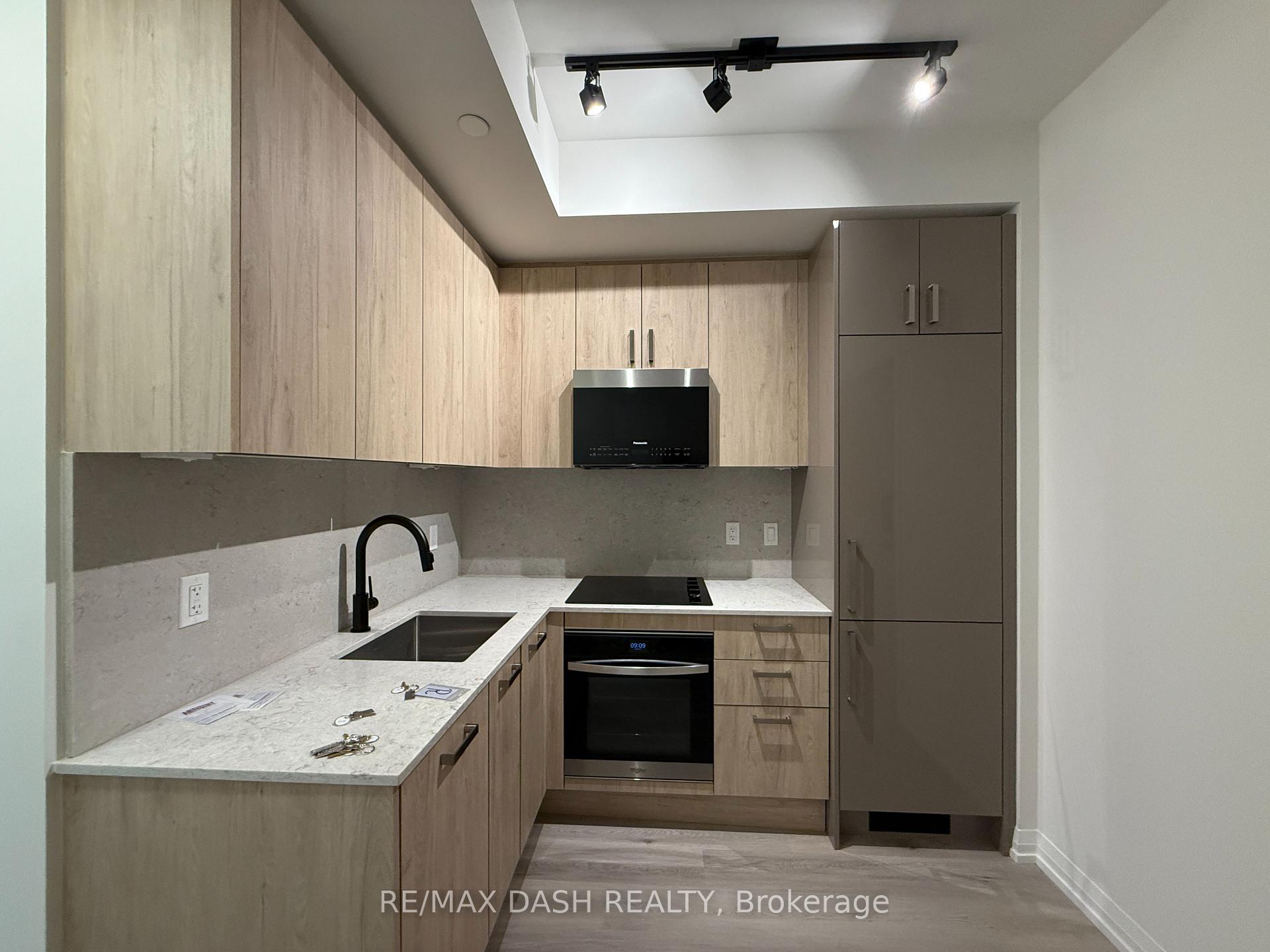 Photo 2 of Unit 712, 280 Dundas Street W, Toronto, University — HOMEH