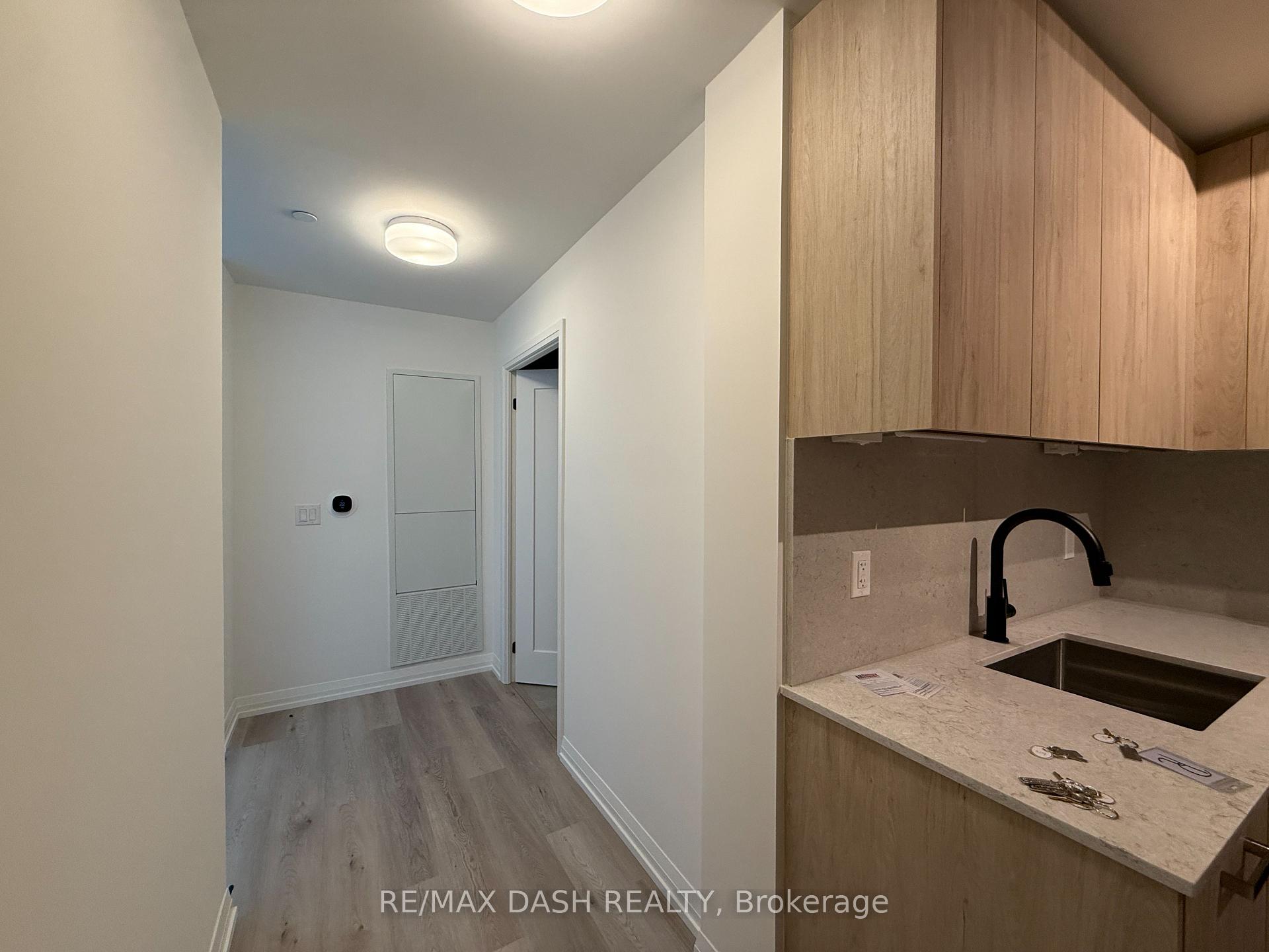Photo 5 of Unit 712, 280 Dundas Street W, Toronto, University — HOMEH
