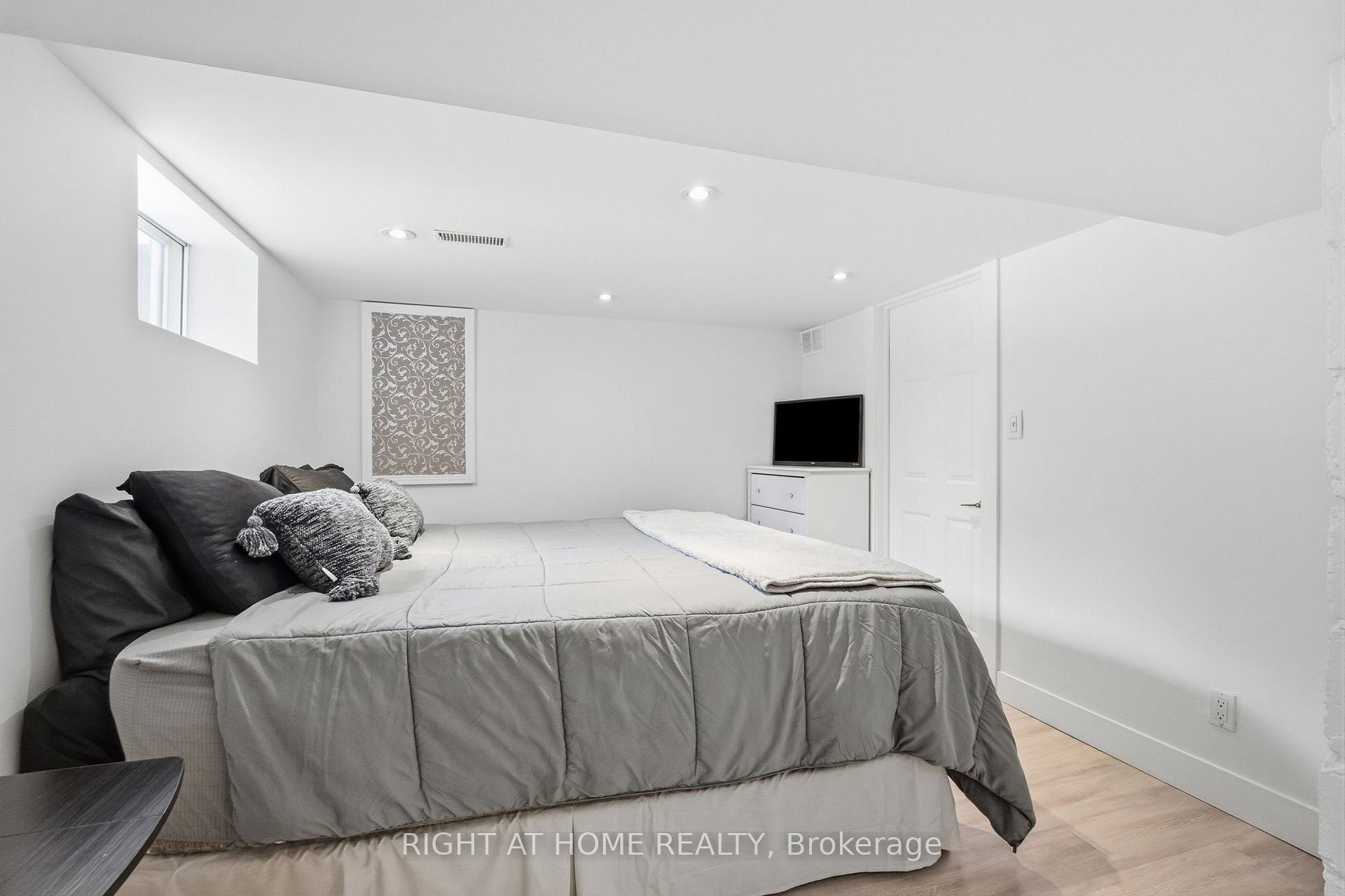 Photo 33 of 494 Donlands Avenue, Toronto, East York — HOMEH