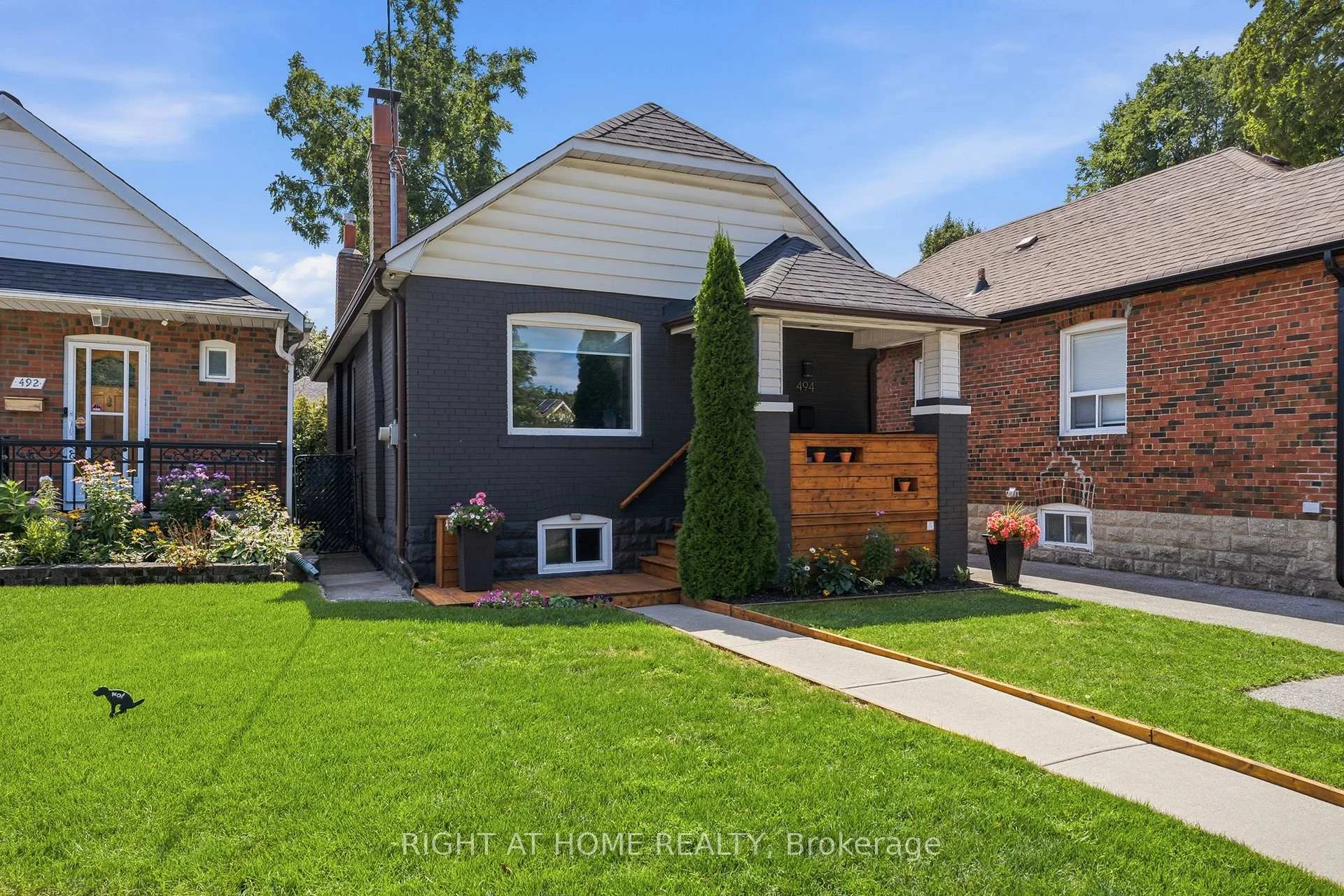 Photo 3 of 494 Donlands Avenue, Toronto, East York — HOMEH