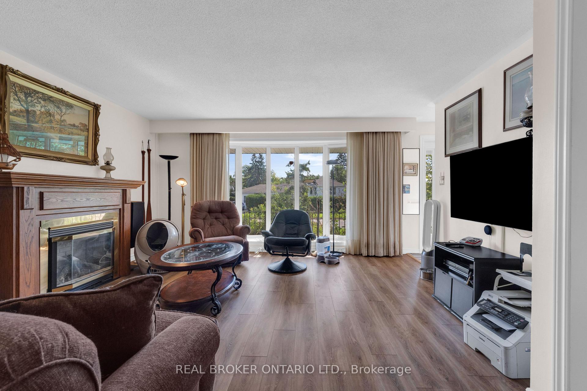 Photo 7 of 61 Bernick Drive, Barrie, Grove East — HOMEH