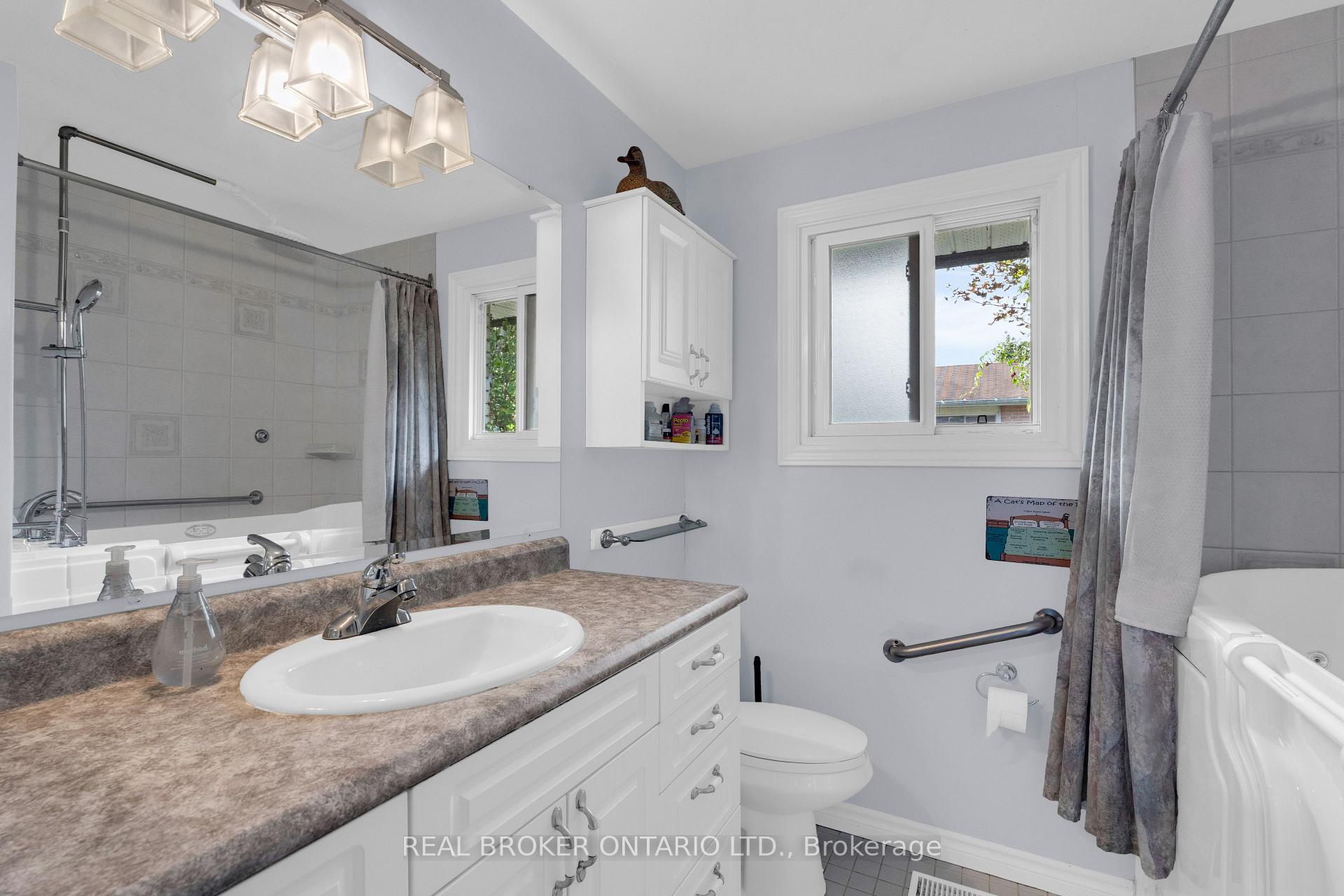 Photo 17 of 61 Bernick Drive, Barrie, Grove East — HOMEH