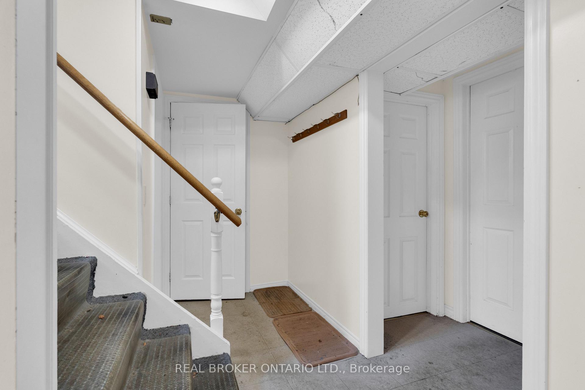 Photo 19 of 61 Bernick Drive, Barrie, Grove East — HOMEH