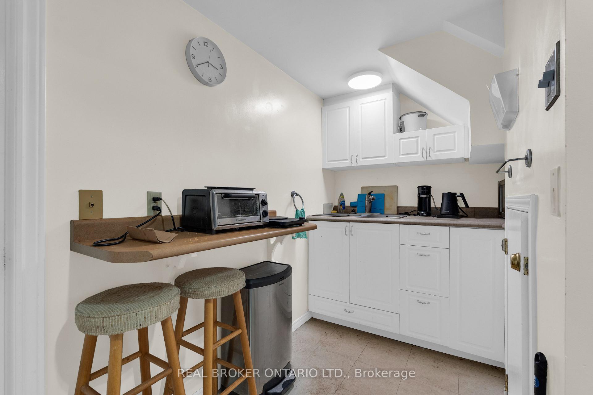 Photo 20 of 61 Bernick Drive, Barrie, Grove East — HOMEH