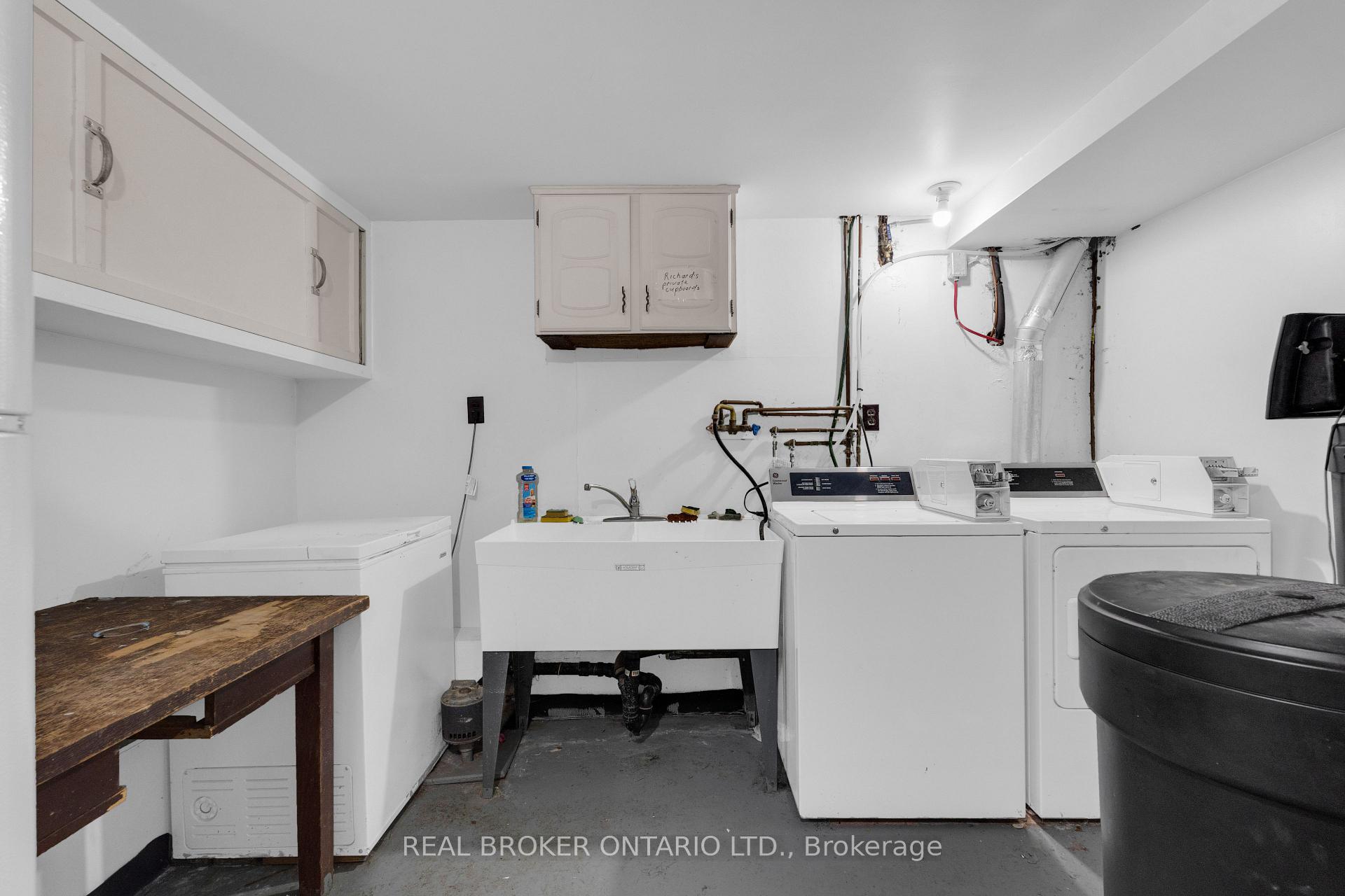 Photo 23 of 61 Bernick Drive, Barrie, Grove East — HOMEH