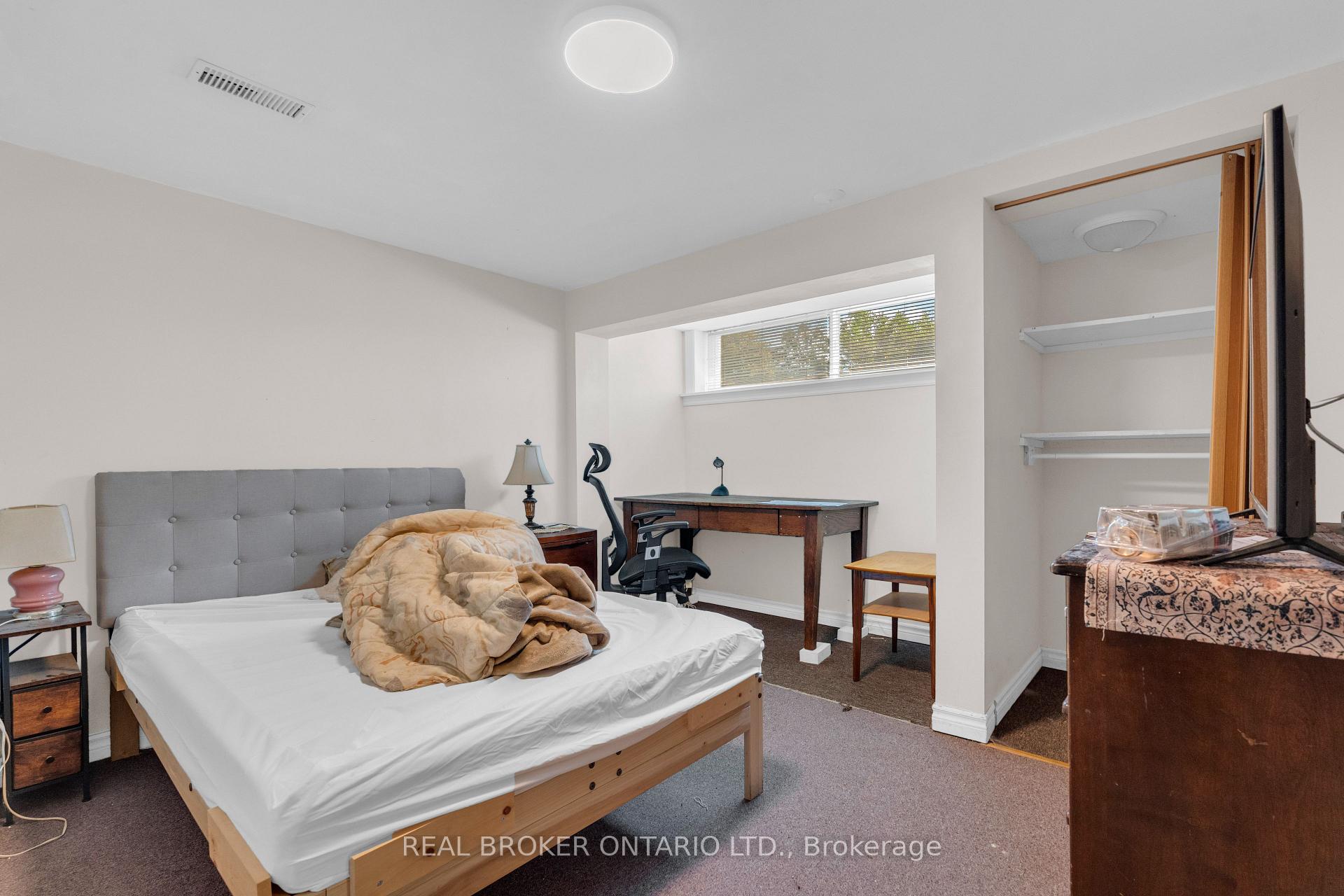 Photo 24 of 61 Bernick Drive, Barrie, Grove East — HOMEH