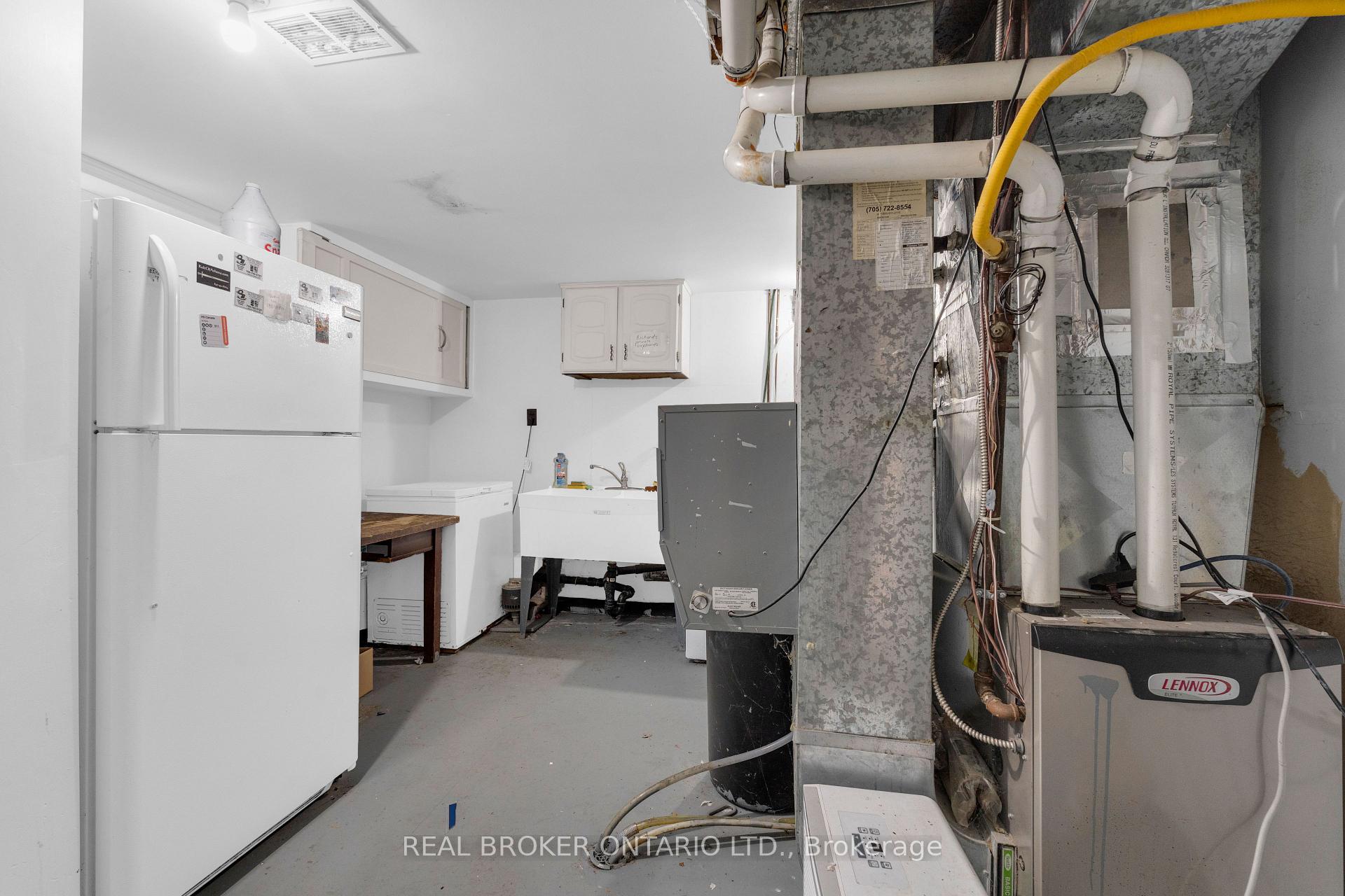Photo 25 of 61 Bernick Drive, Barrie, Grove East — HOMEH