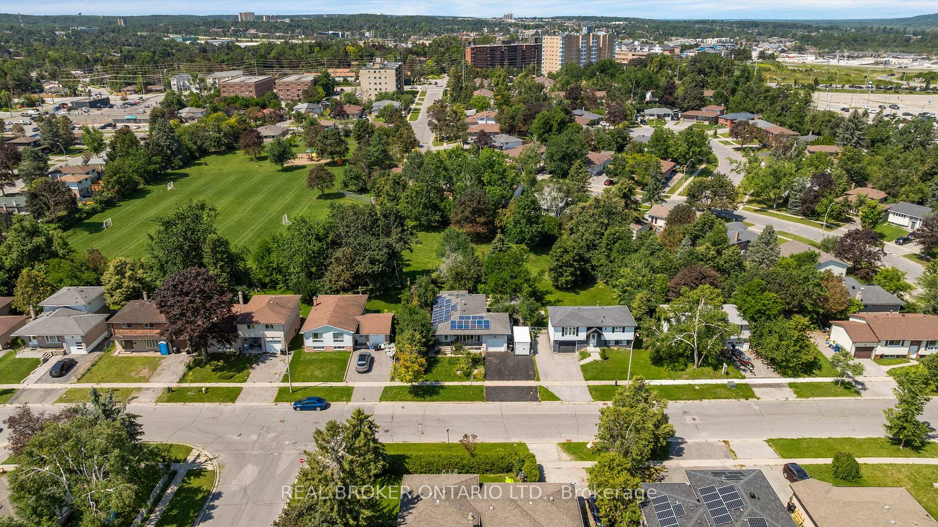 Photo 35 of 61 Bernick Drive, Barrie, Grove East — HOMEH