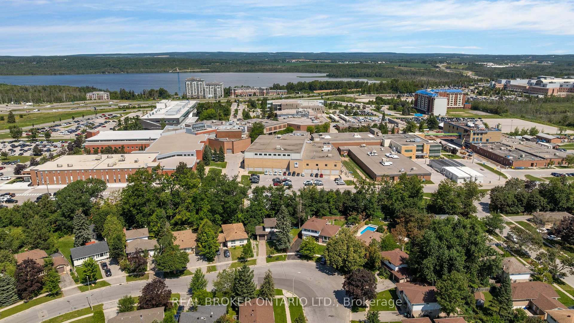 Photo 39 of 61 Bernick Drive, Barrie, Grove East — HOMEH