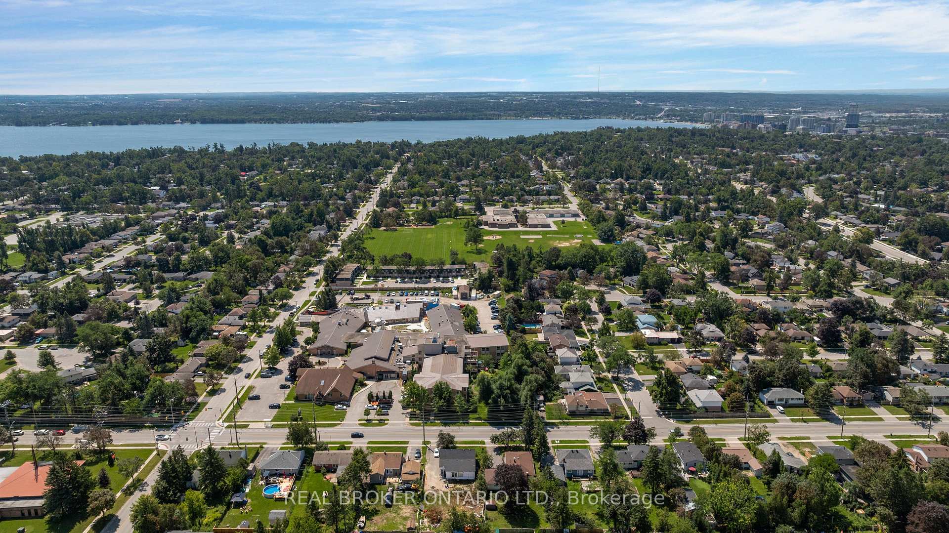 Photo 40 of 61 Bernick Drive, Barrie, Grove East — HOMEH