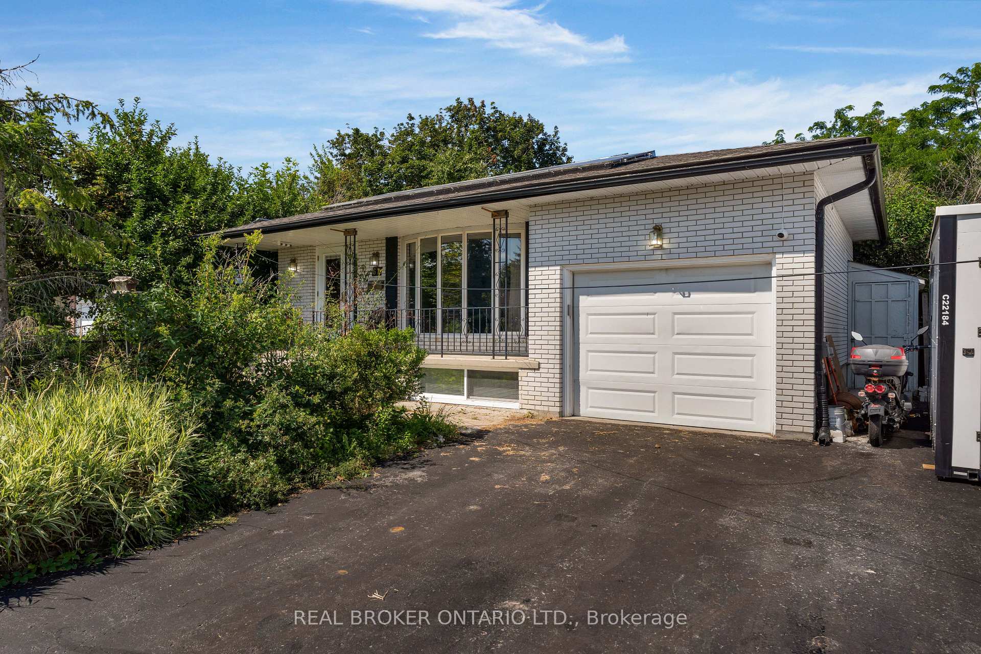 Photo 50 of 61 Bernick Drive, Barrie, Grove East — HOMEH