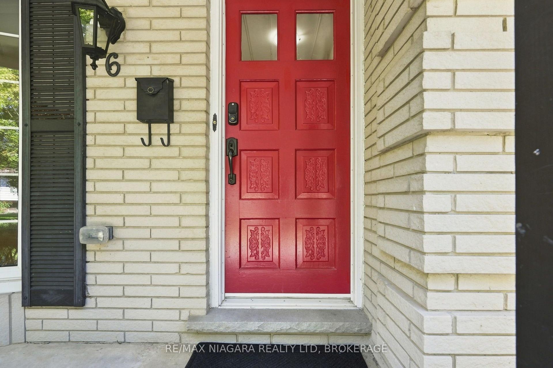 Photo 4 of 6 Royal Oak Drive, St. Catharines, Martindale Pond — HOMEH