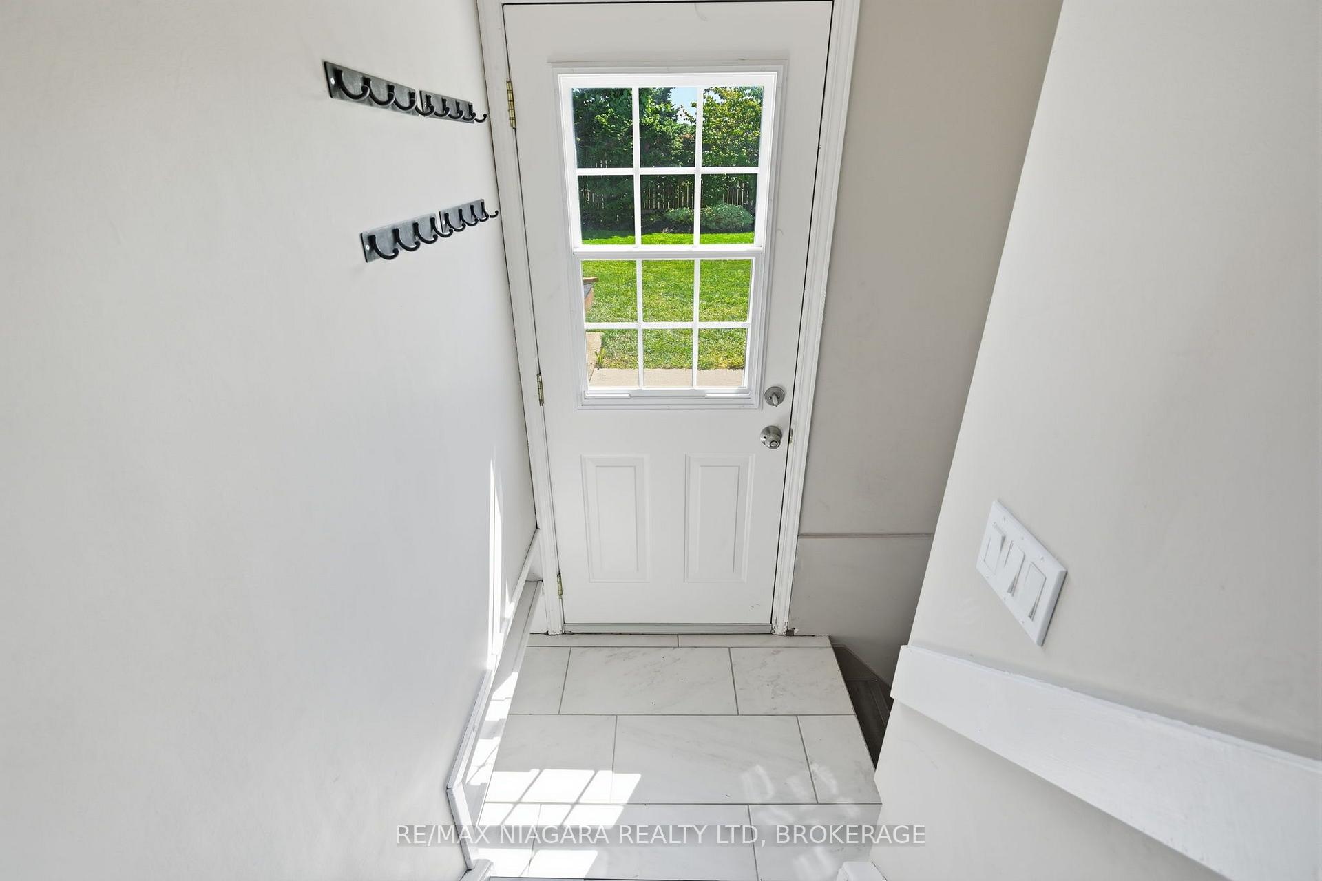 Photo 22 of 6 Royal Oak Drive, St. Catharines, Martindale Pond — HOMEH