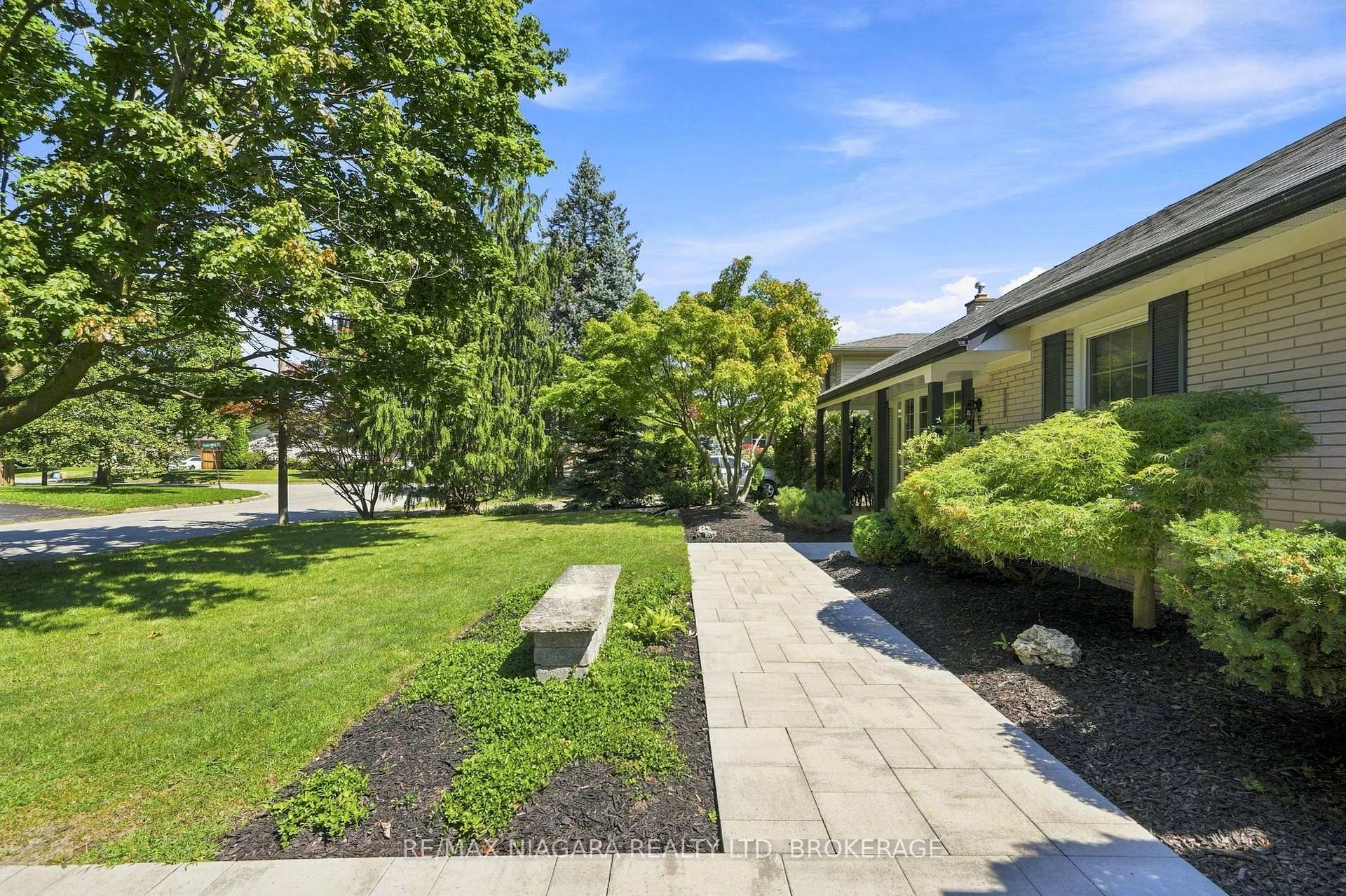 Photo 32 of 6 Royal Oak Drive, St. Catharines, Martindale Pond — HOMEH