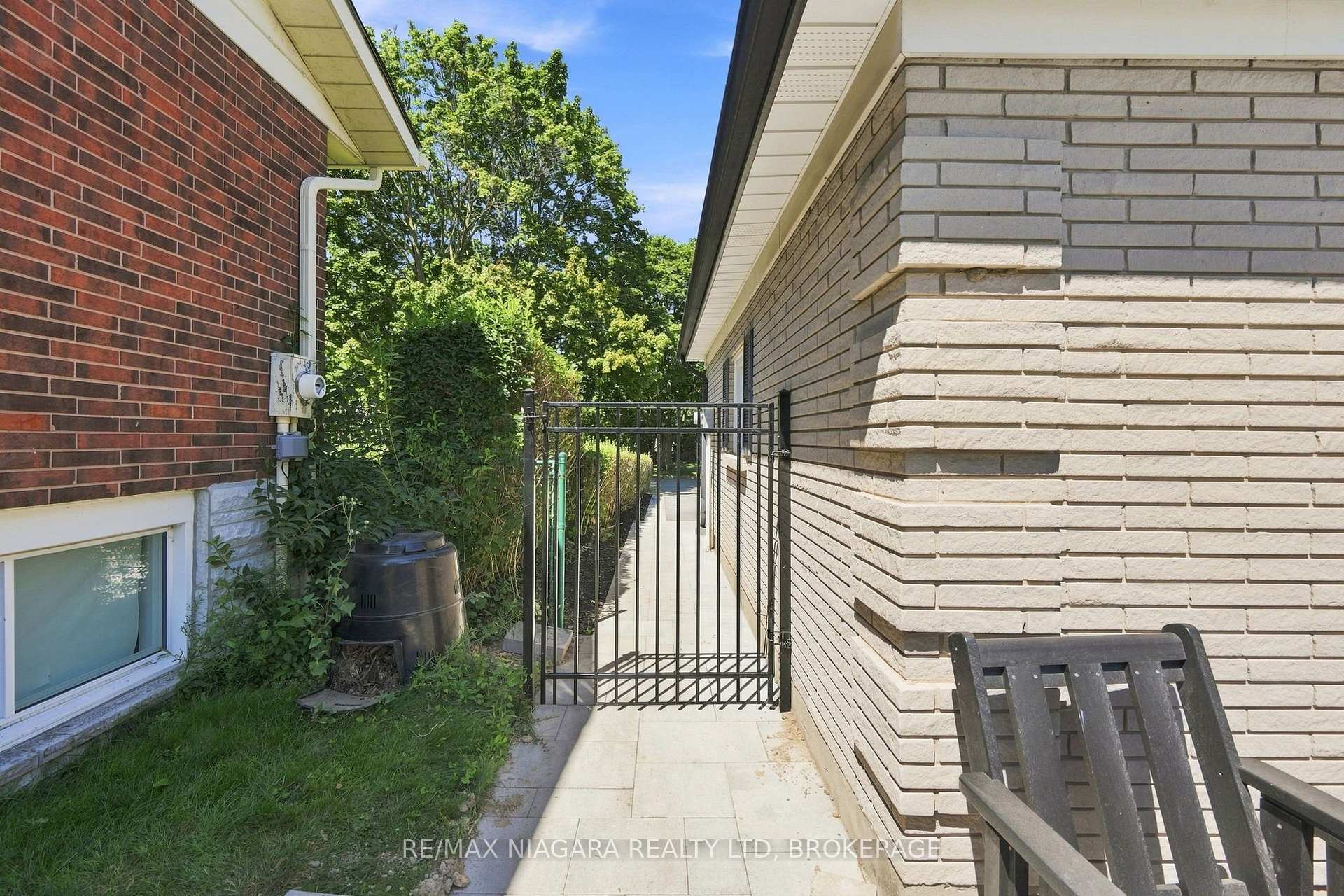 Photo 33 of 6 Royal Oak Drive, St. Catharines, Martindale Pond — HOMEH